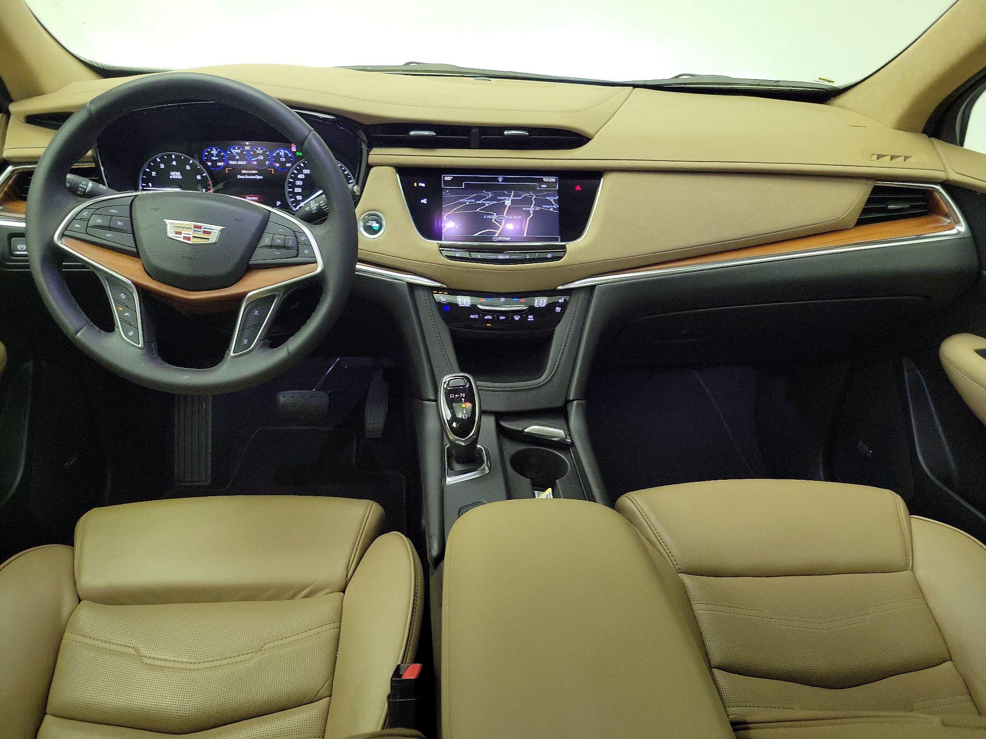 Thumbnail: 2017 Cadillac XT5 - 9
