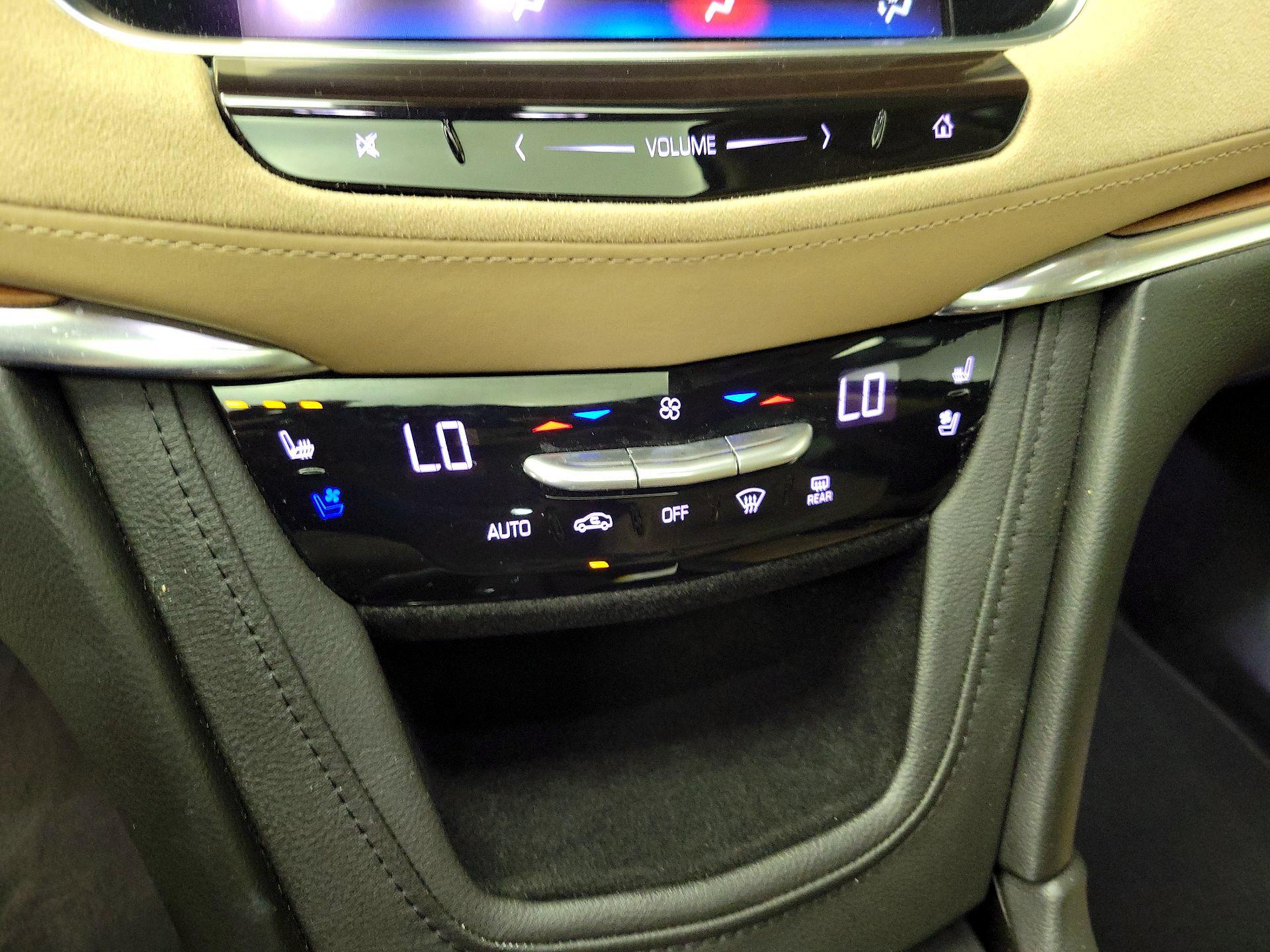 Thumbnail: 2017 Cadillac XT5 - 17