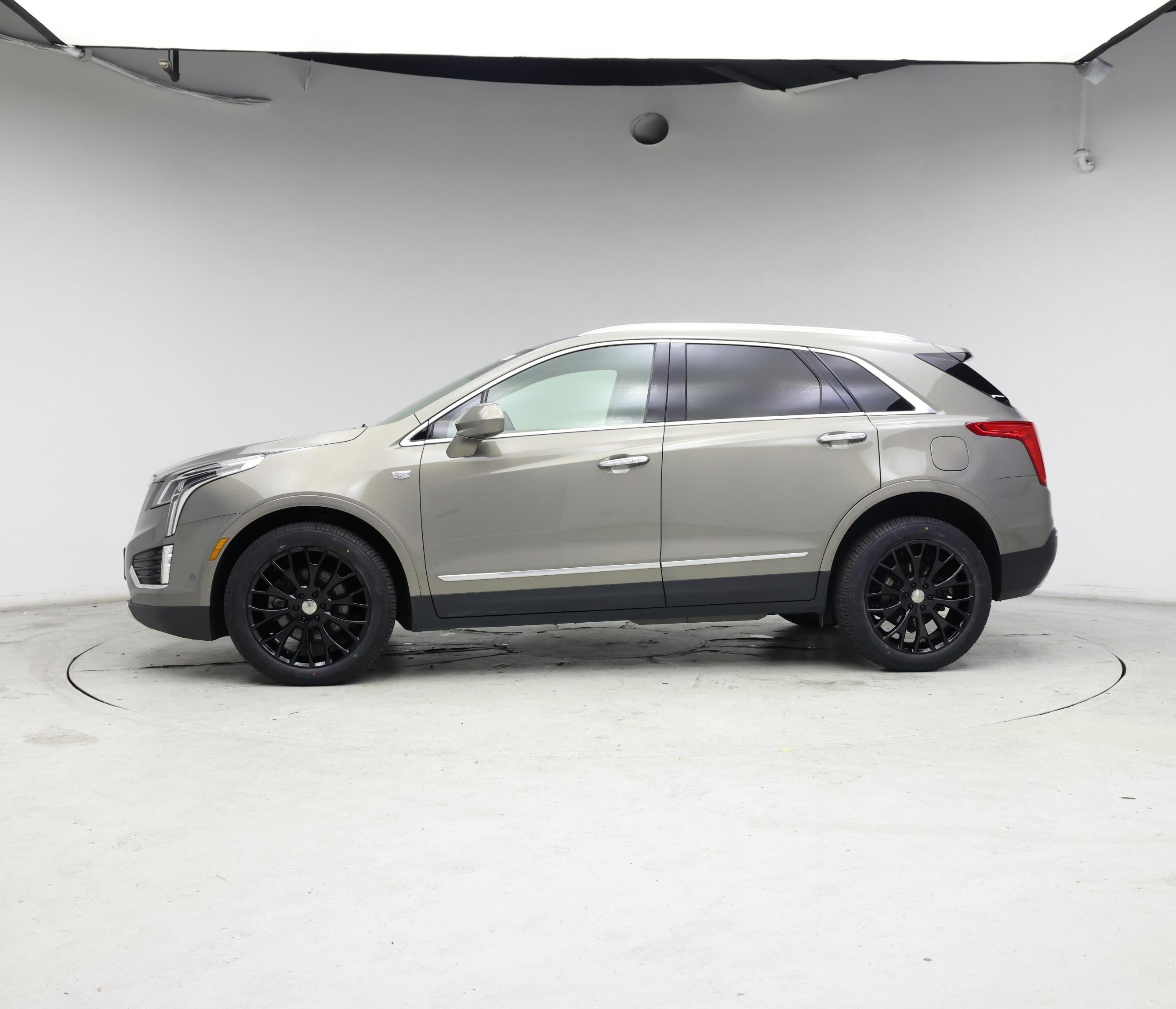 Thumbnail: 2017 Cadillac XT5 - 3