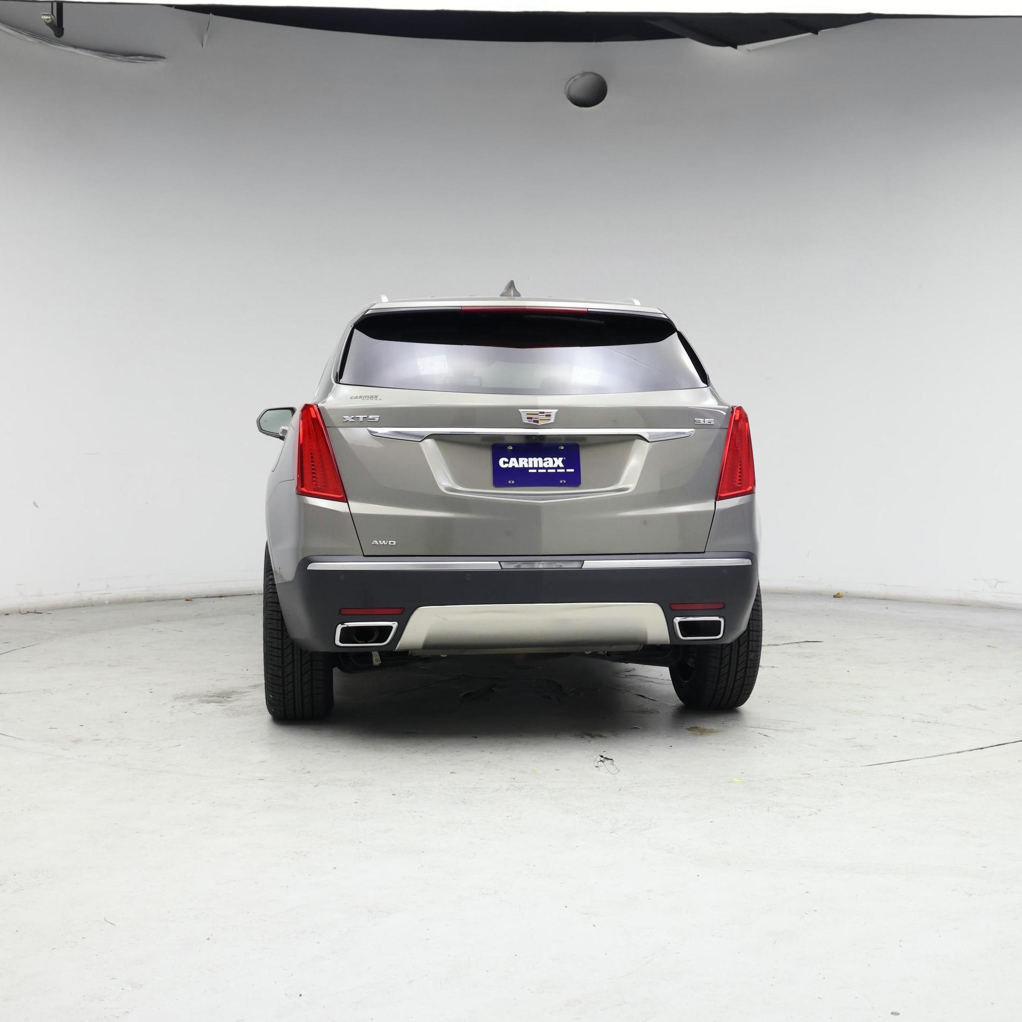 Thumbnail: 2017 Cadillac XT5 - 6