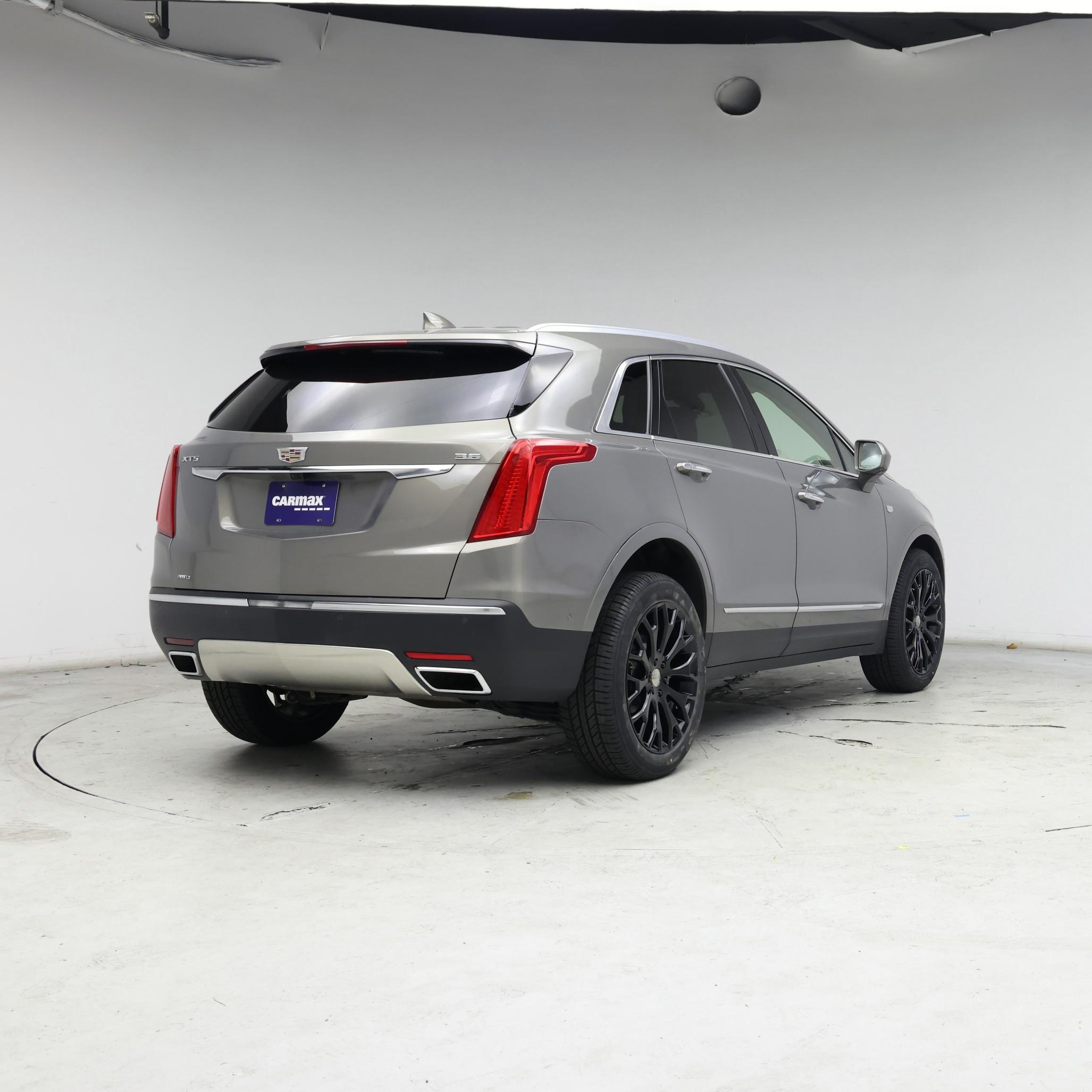 Thumbnail: 2017 Cadillac XT5 - 8