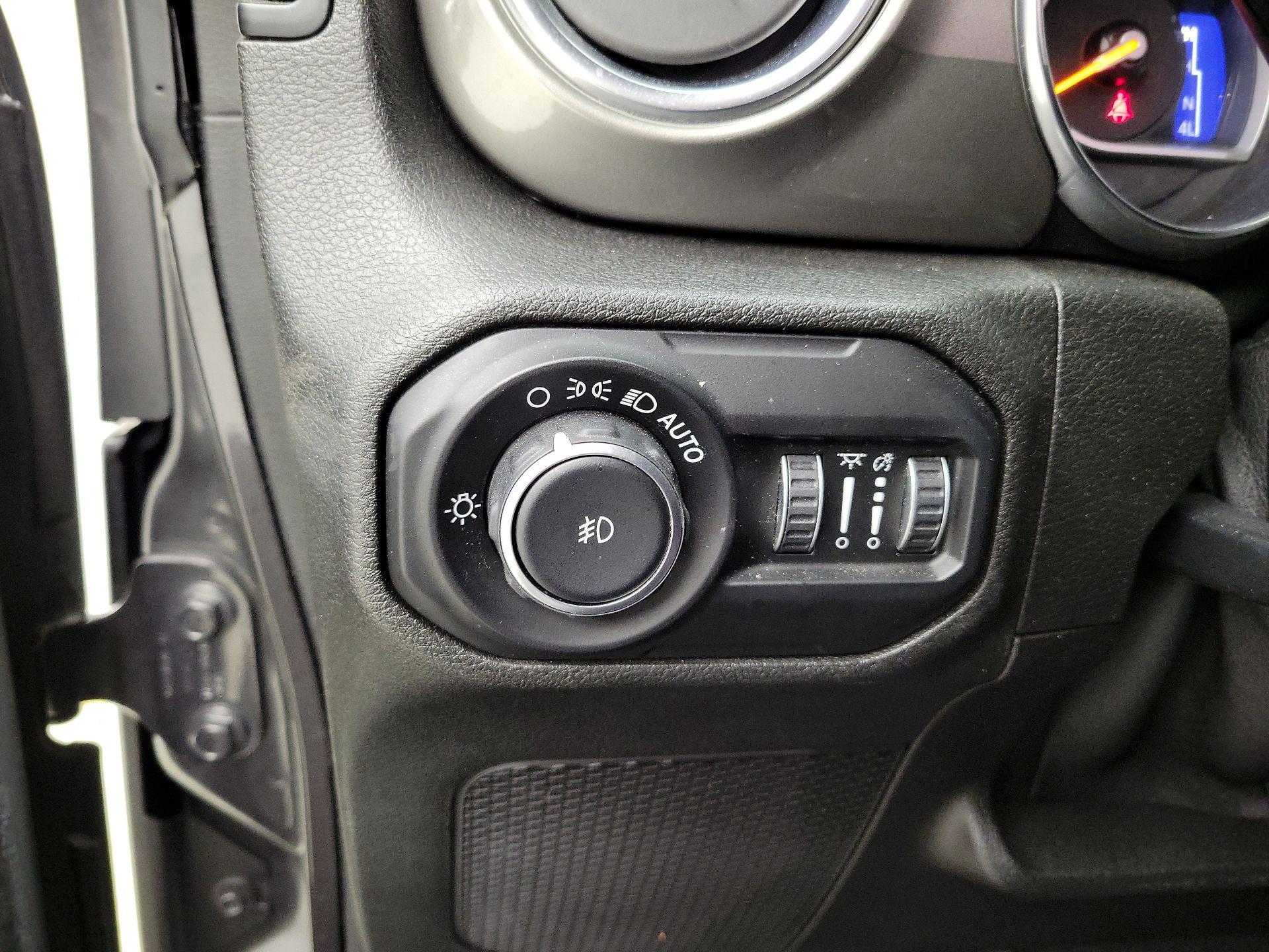 Thumbnail: 2019 Jeep Wrangler - 13
