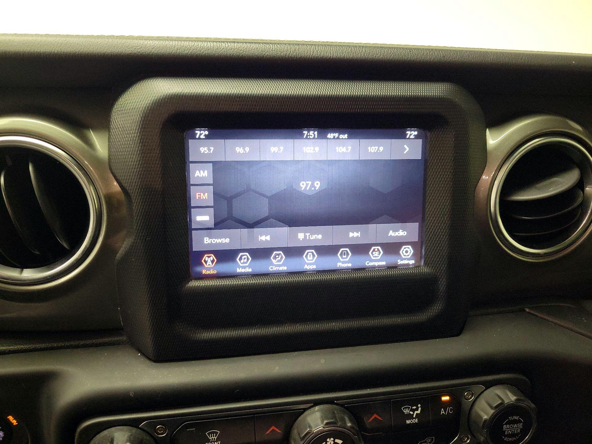 Thumbnail: 2019 Jeep Wrangler - 15
