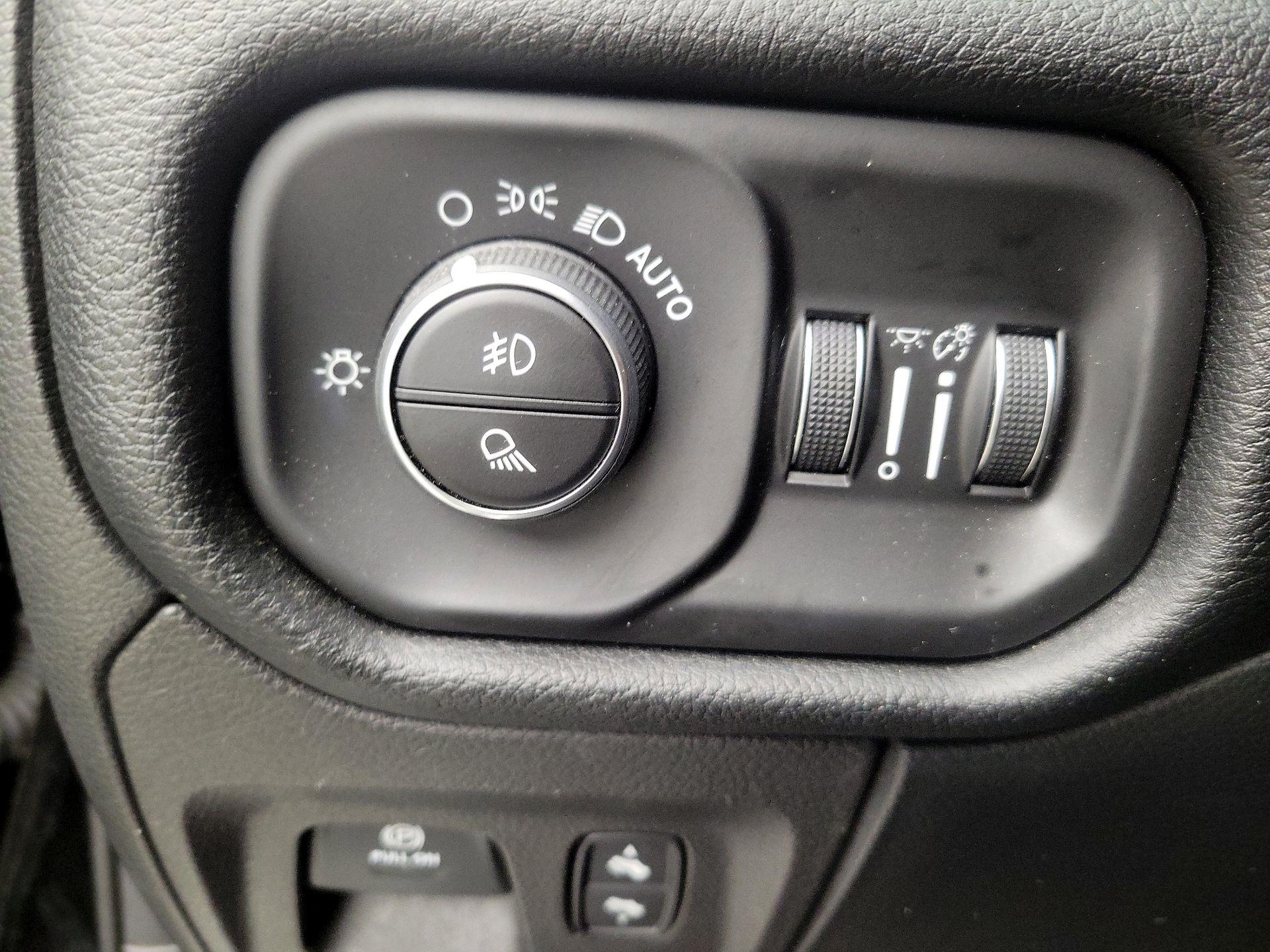 Thumbnail: 2021 RAM 1500 - 13