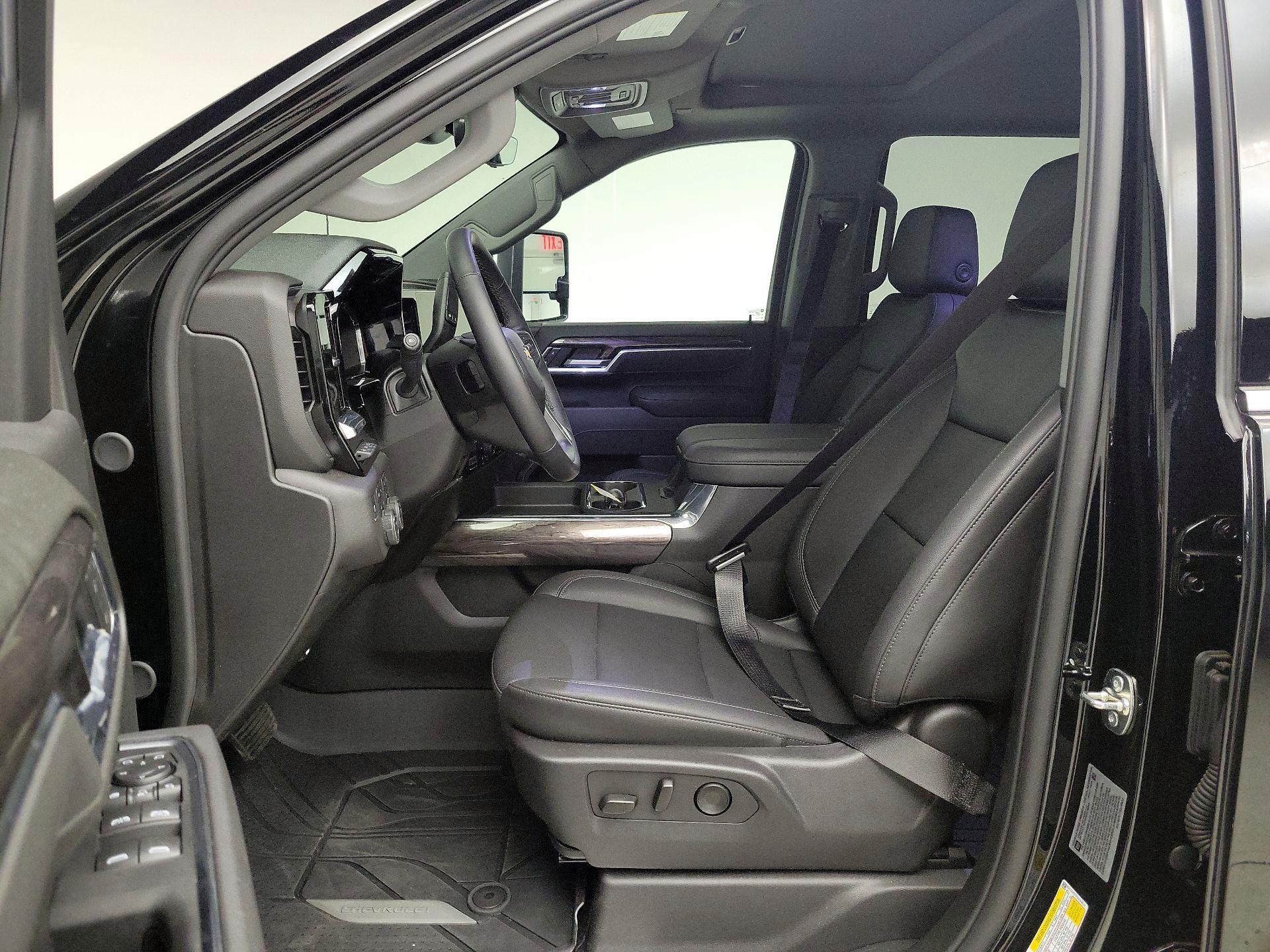 Thumbnail: 2025 Chevrolet Silverado 2500 - 11