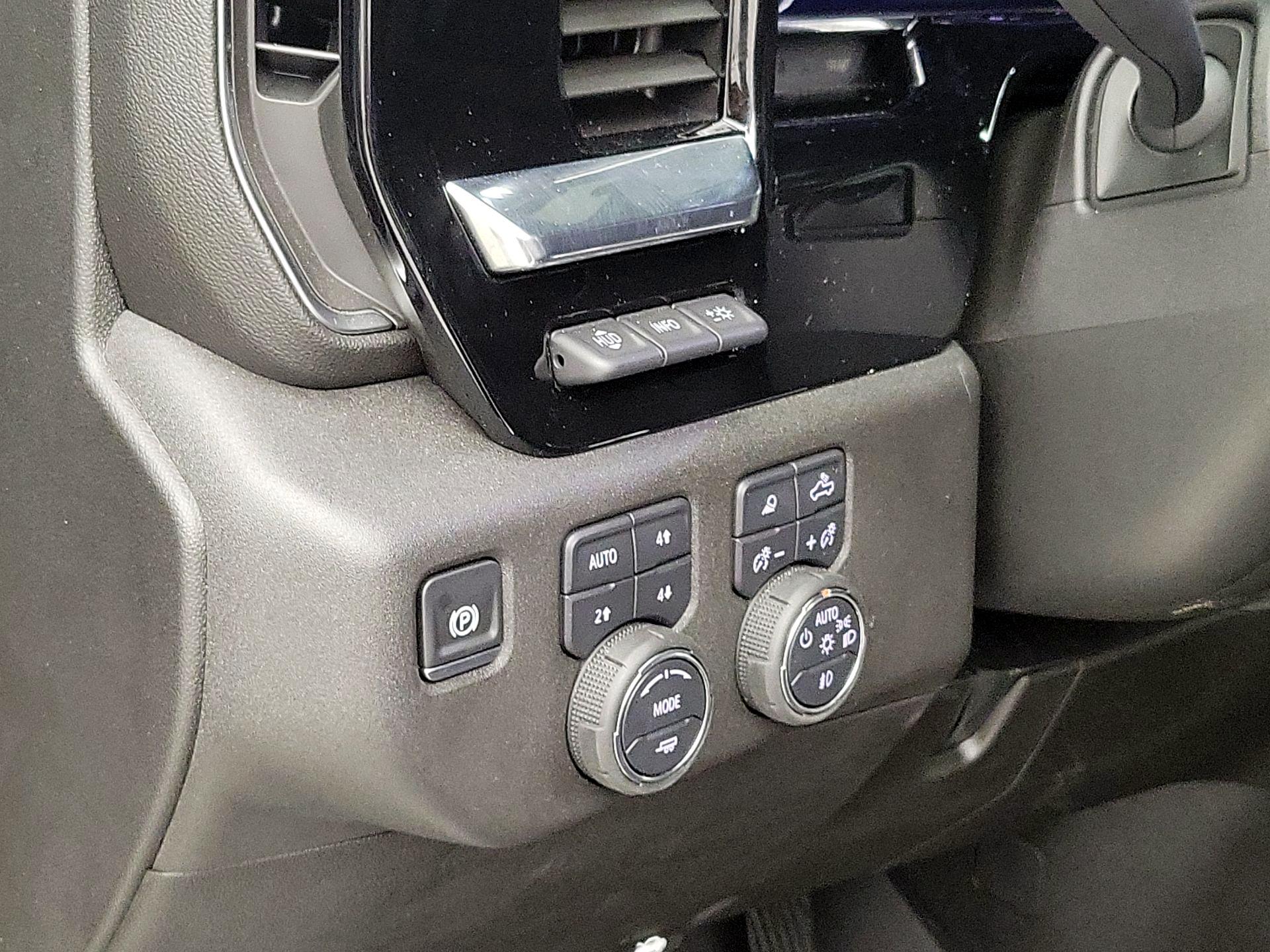 Thumbnail: 2025 Chevrolet Silverado 2500 - 13