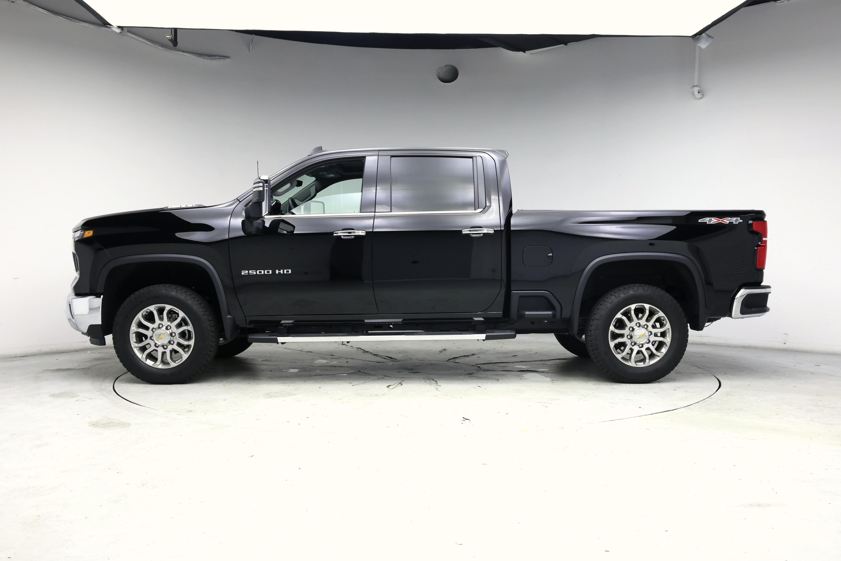 Thumbnail: 2025 Chevrolet Silverado 2500 - 3