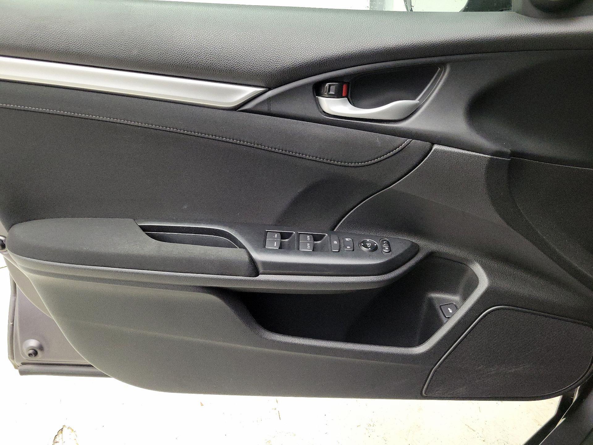 Thumbnail: 2017 Honda Civic - 12