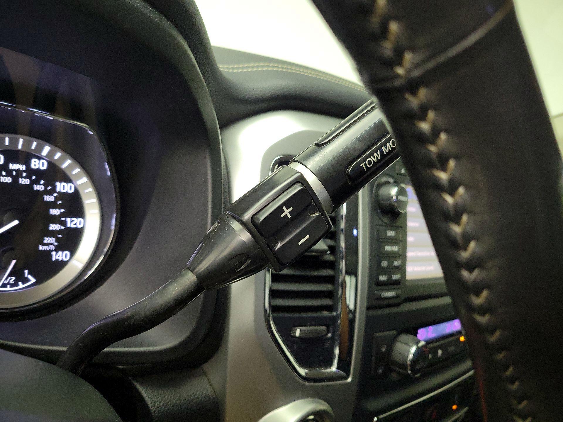 Thumbnail: 2017 Nissan Titan - 17