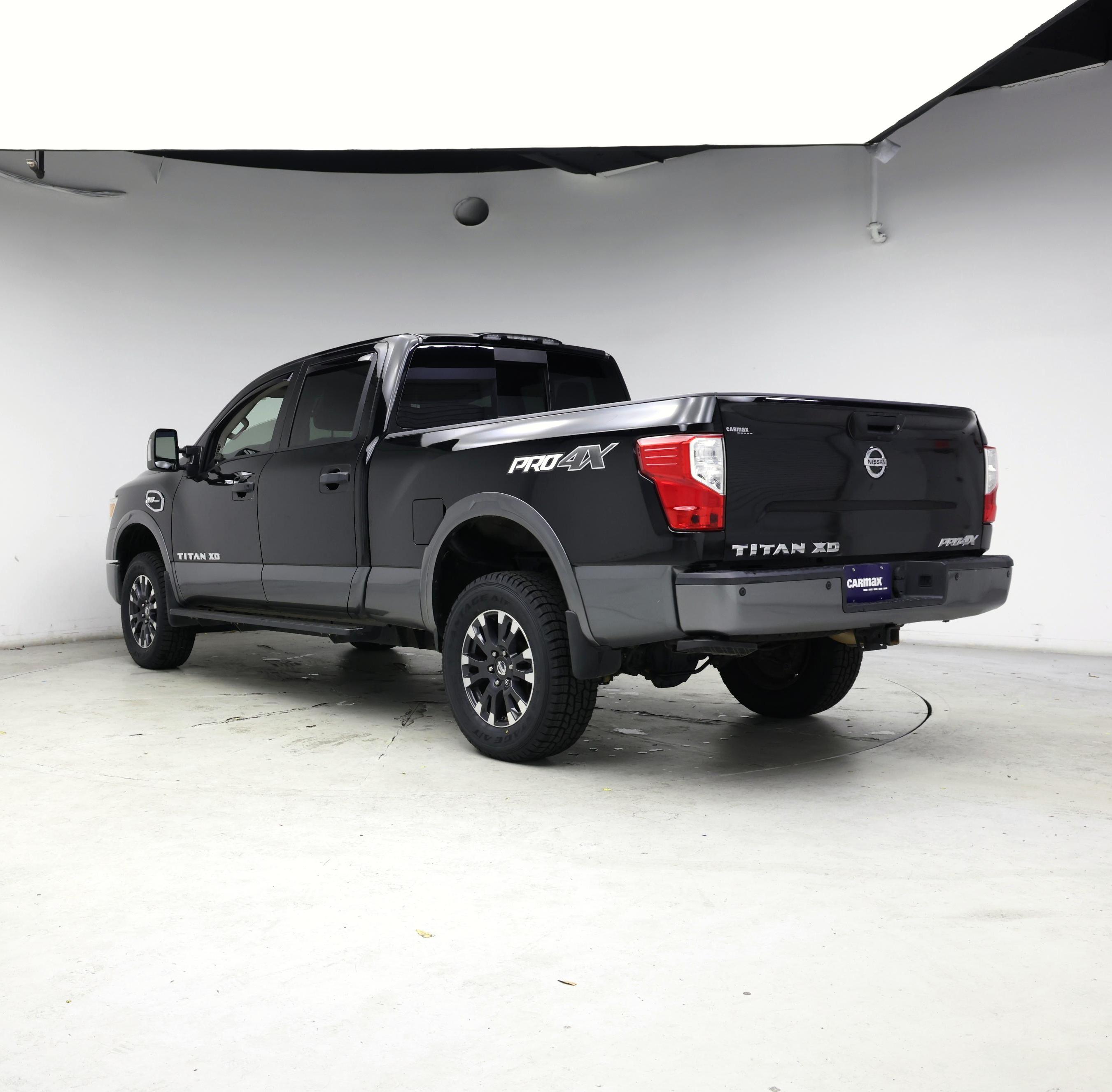 Thumbnail: 2017 Nissan Titan - 2