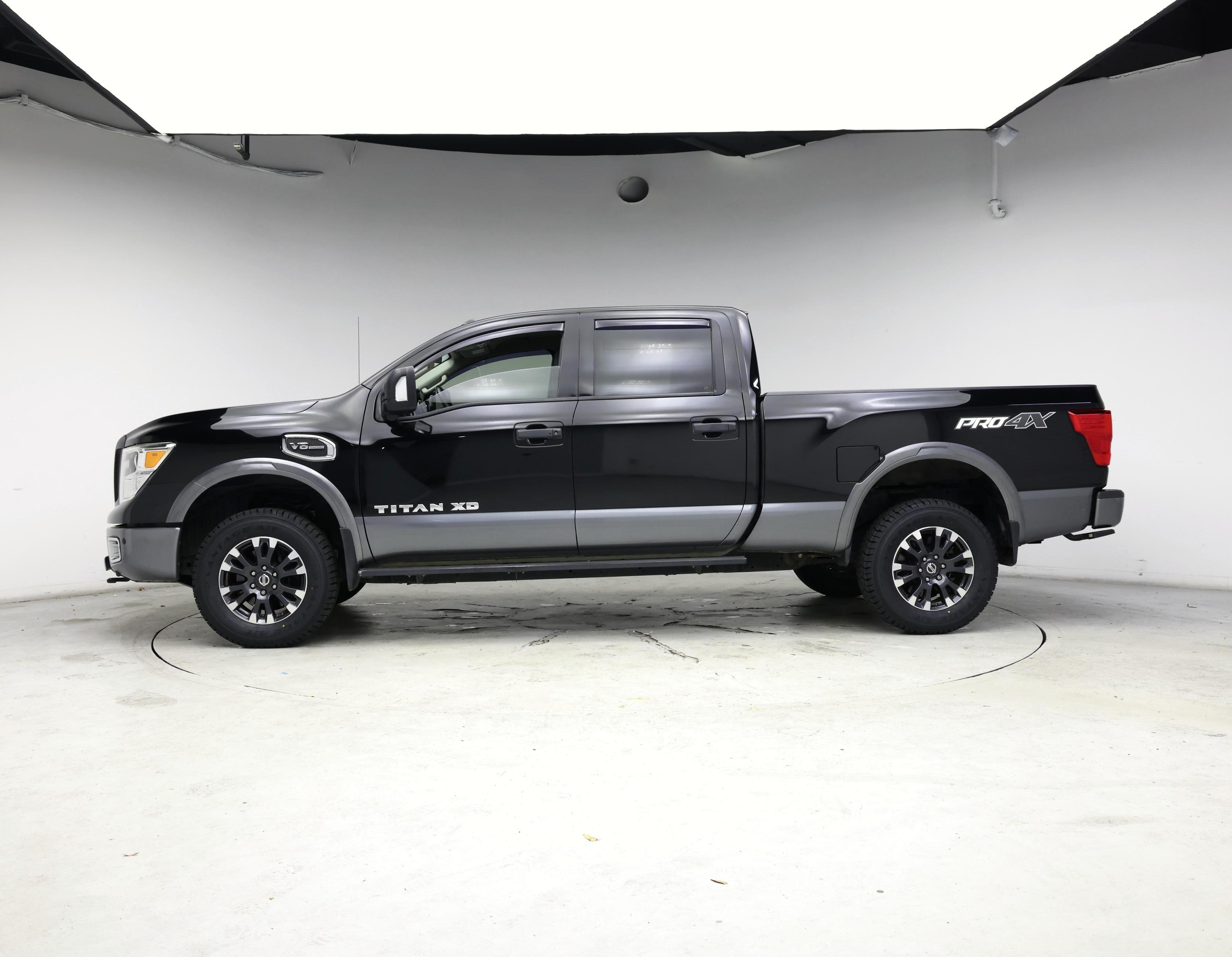 Thumbnail: 2017 Nissan Titan - 3