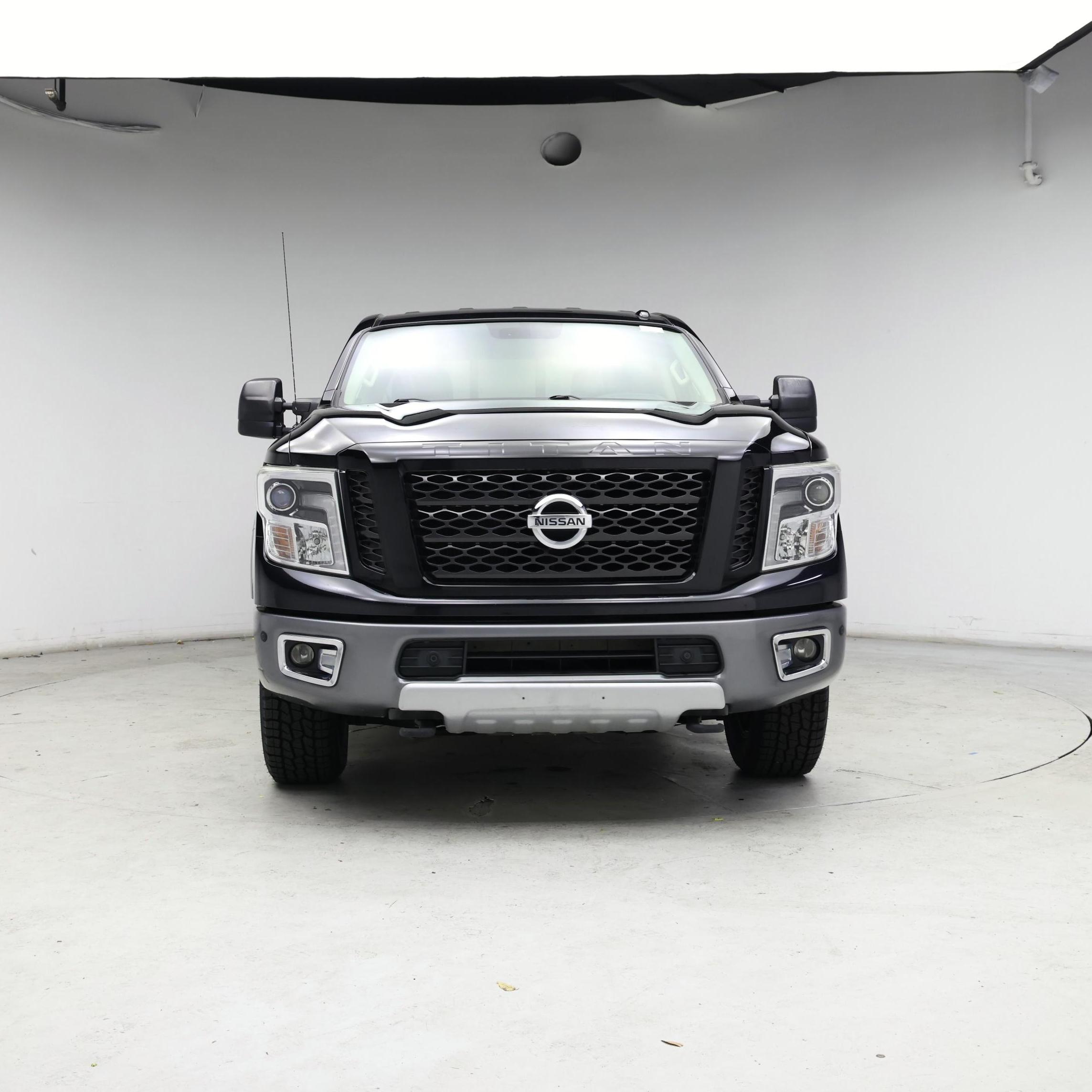 Thumbnail: 2017 Nissan Titan - 5
