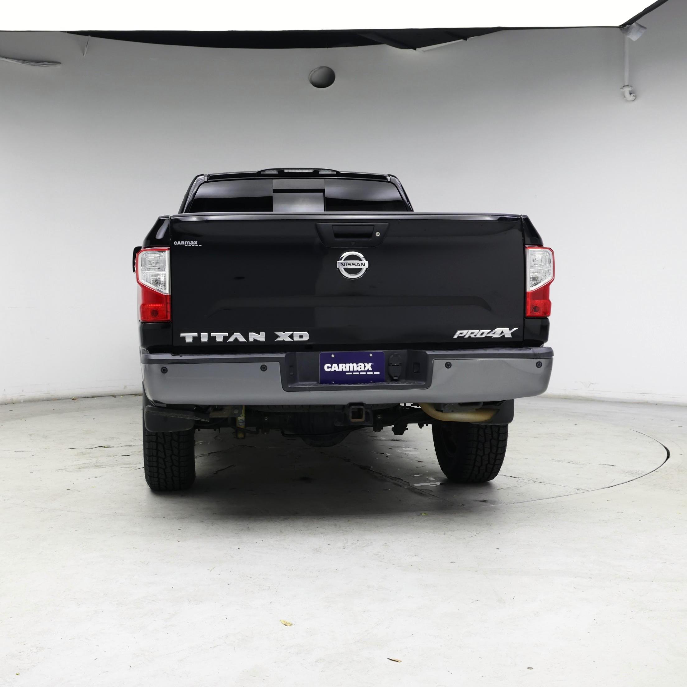 Thumbnail: 2017 Nissan Titan - 6