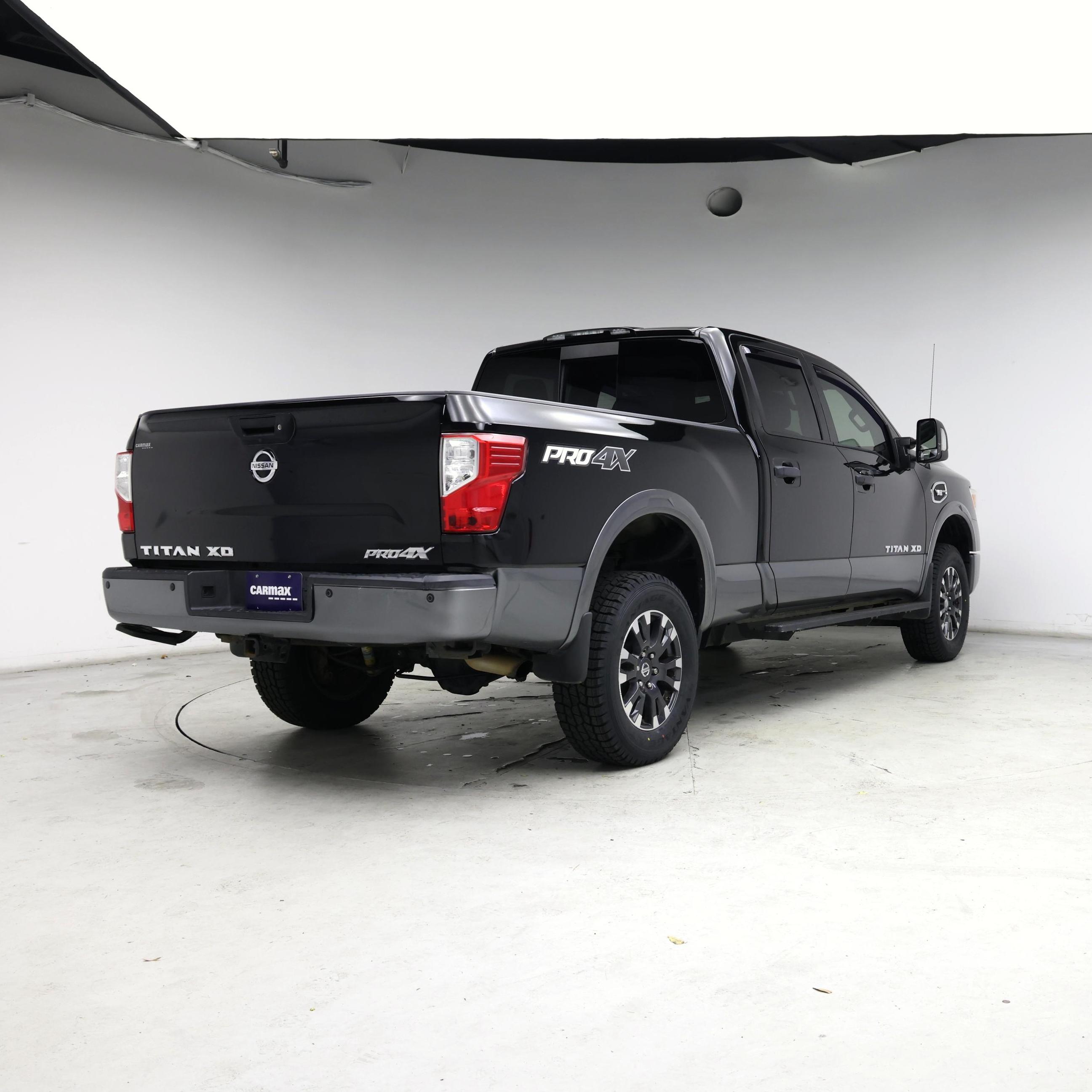 Thumbnail: 2017 Nissan Titan - 8