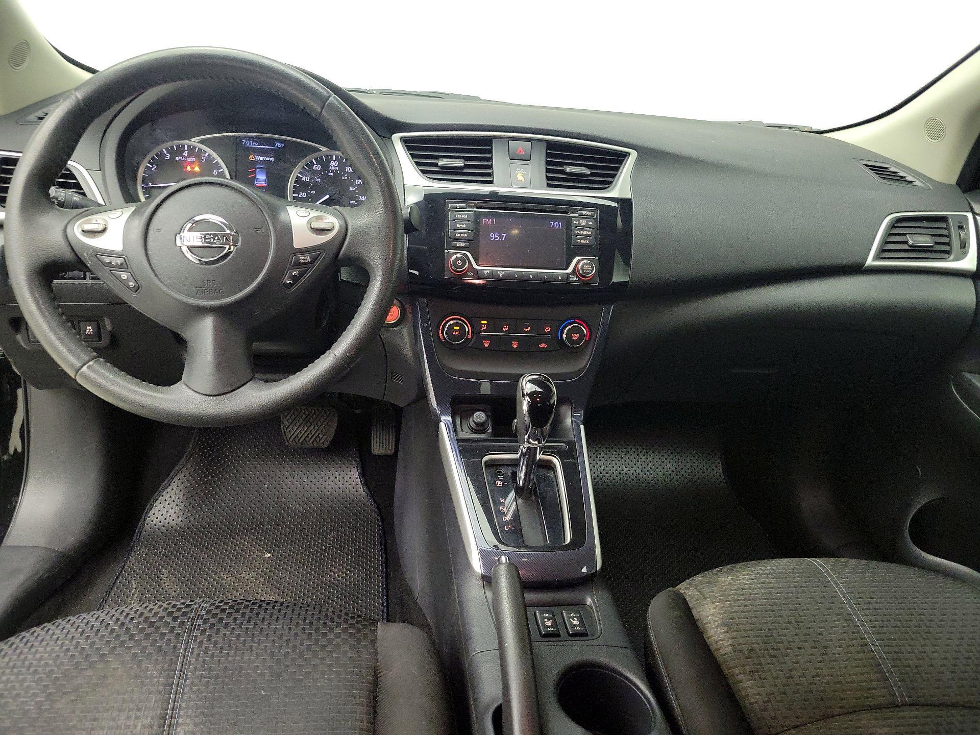 Thumbnail: 2017 Nissan Sentra - 9