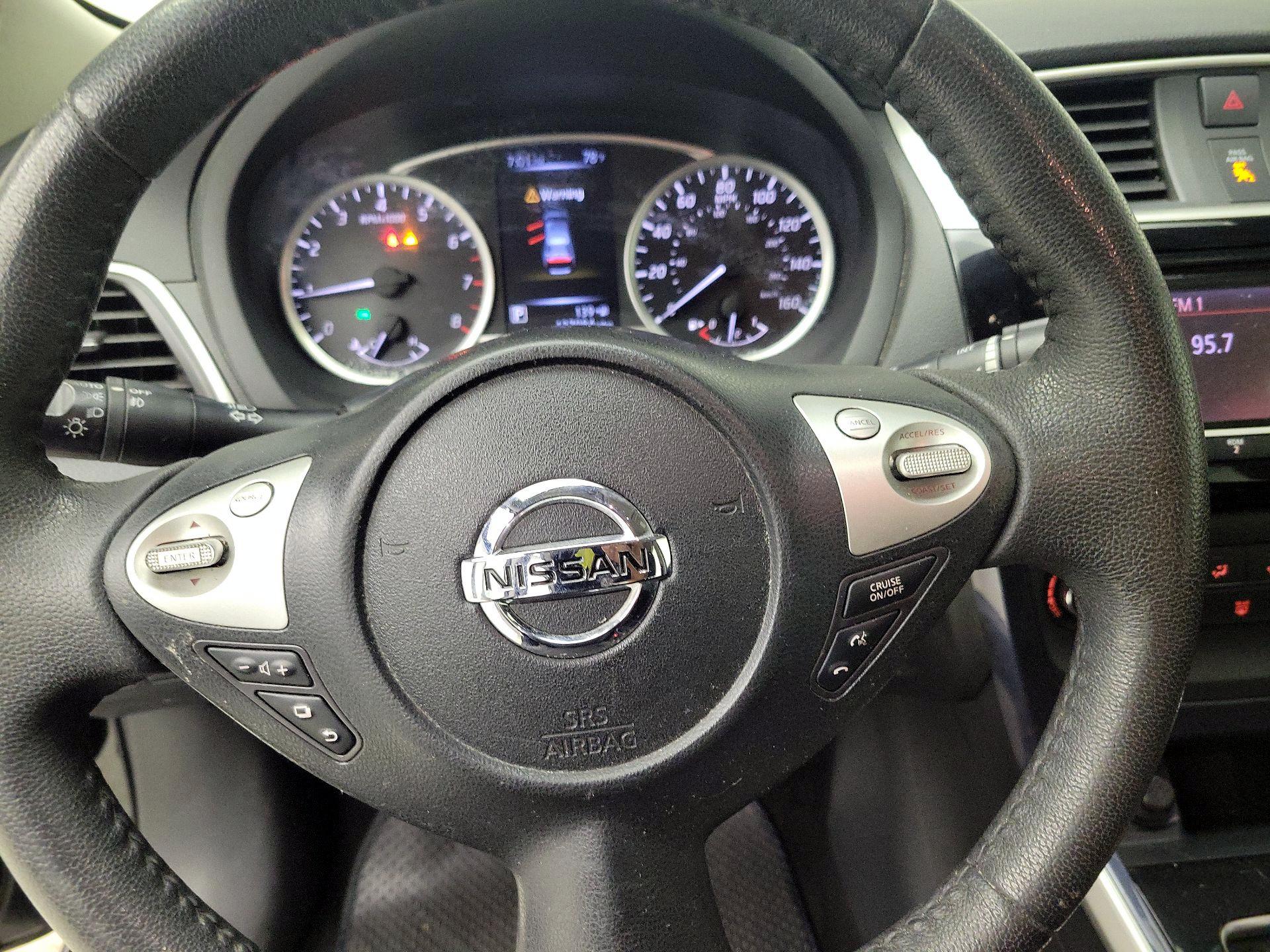 Thumbnail: 2017 Nissan Sentra - 10