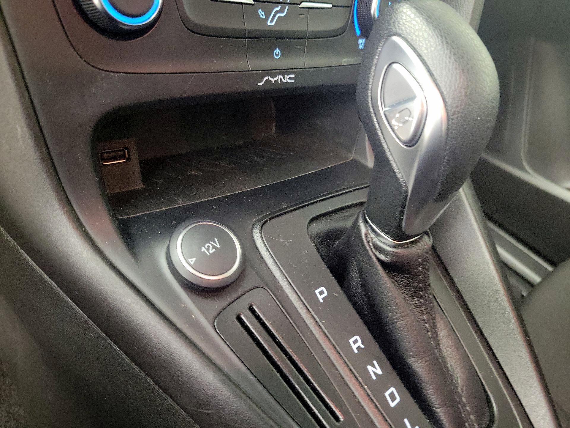 Thumbnail: 2017 Ford Focus - 18