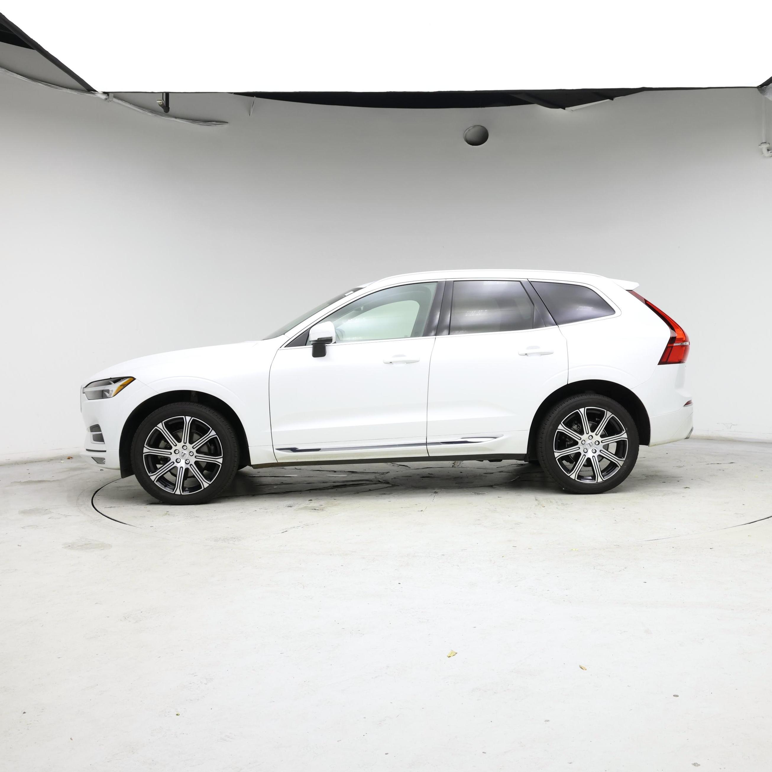 Thumbnail: 2021 Volvo XC60 - 3