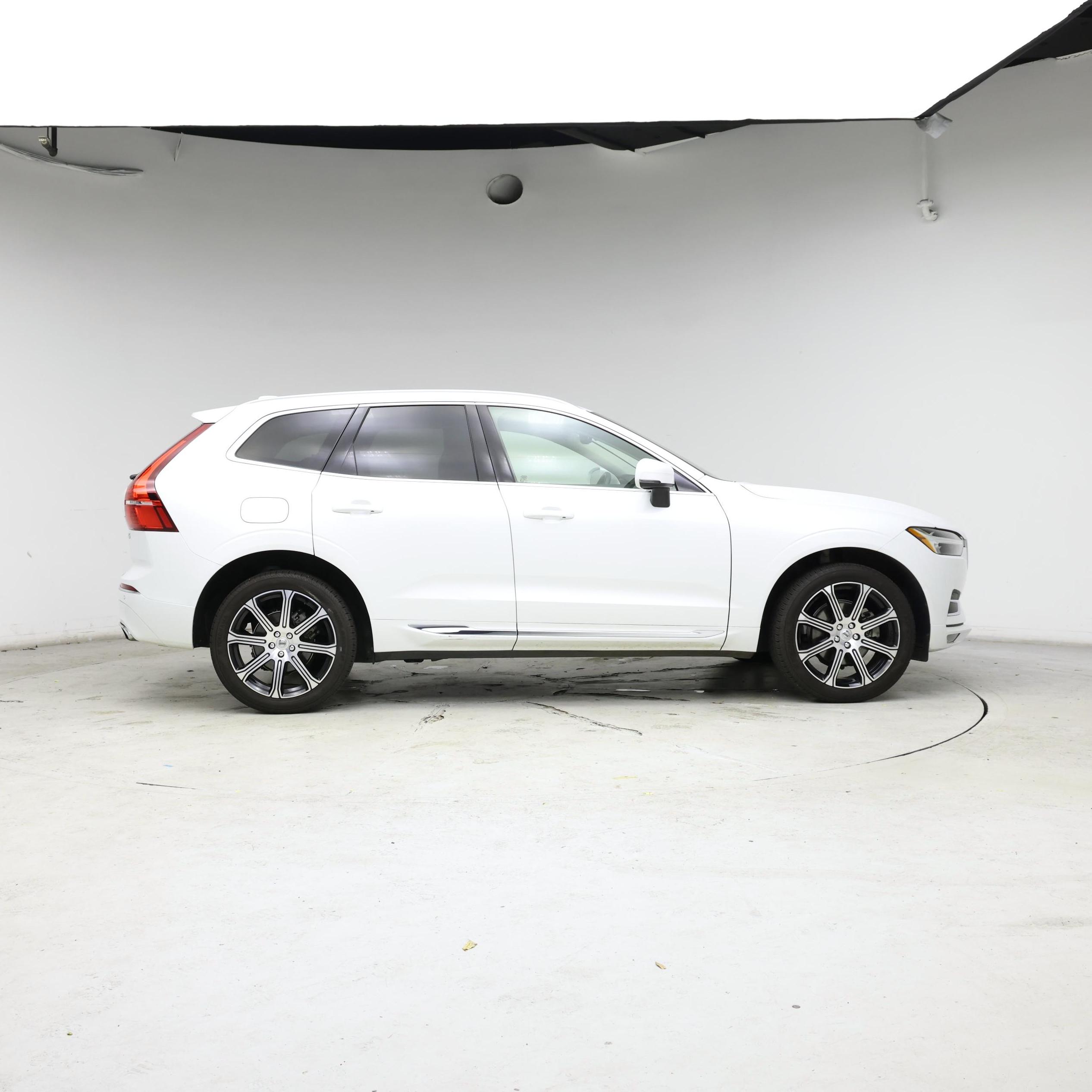 Thumbnail: 2021 Volvo XC60 - 7