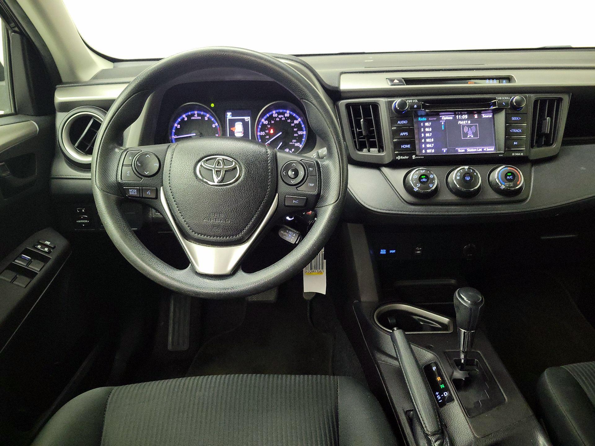 Thumbnail: 2018 Toyota RAV4 - 10