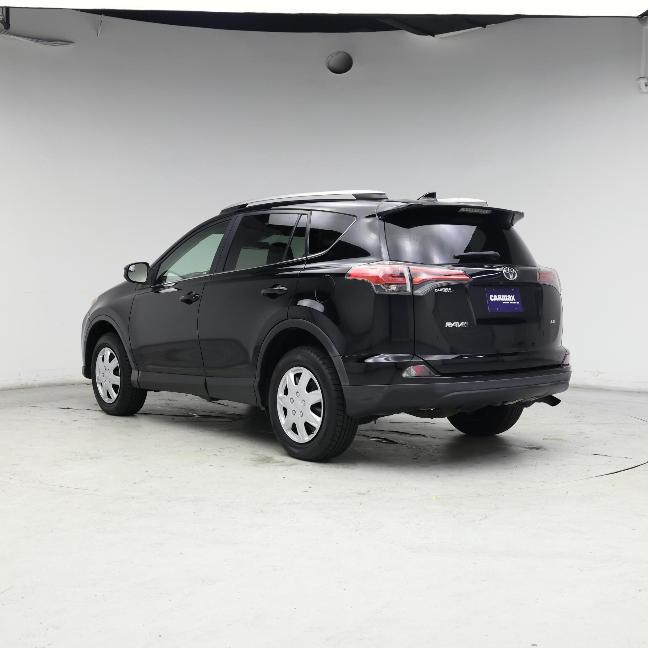 Thumbnail: 2018 Toyota RAV4 - 2