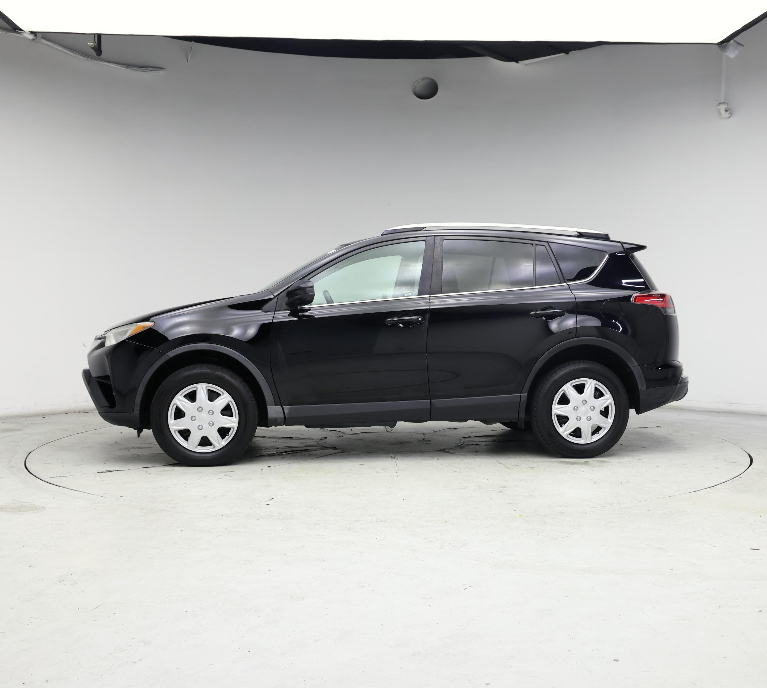 Thumbnail: 2018 Toyota RAV4 - 3