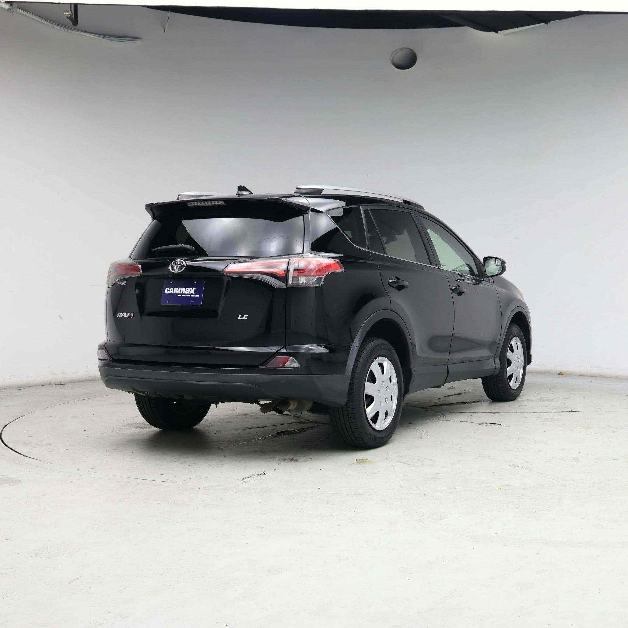 Thumbnail: 2018 Toyota RAV4 - 8