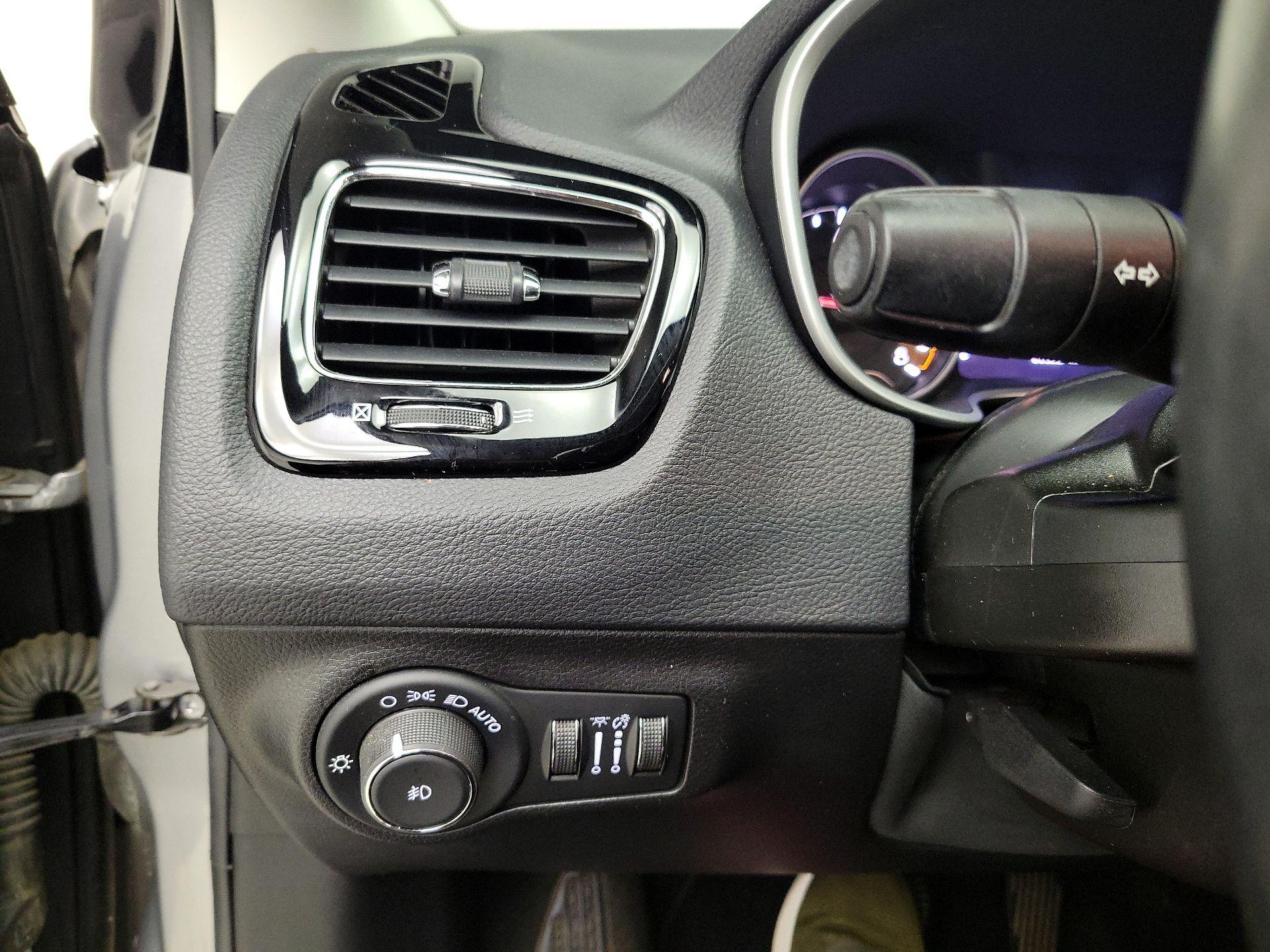 Thumbnail: 2019 Jeep Compass - 13