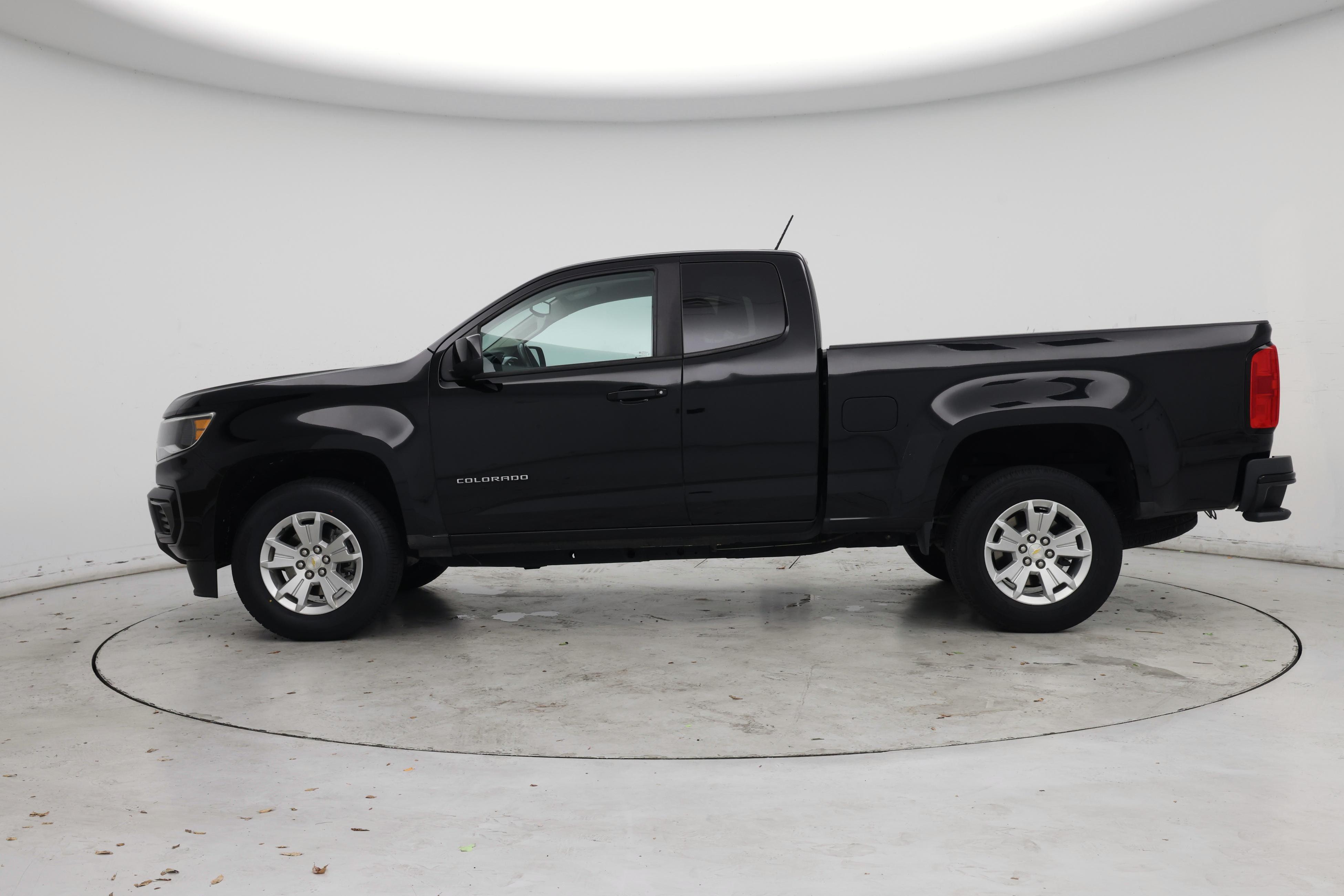 Thumbnail: 2022 Chevrolet Colorado - 3