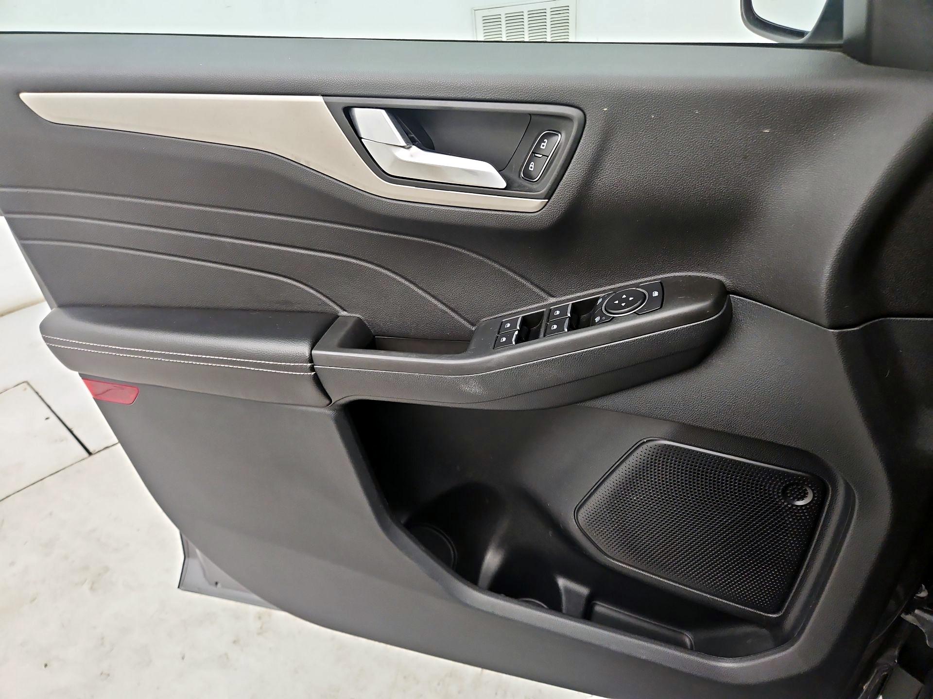 Thumbnail: 2021 Ford Escape - 12