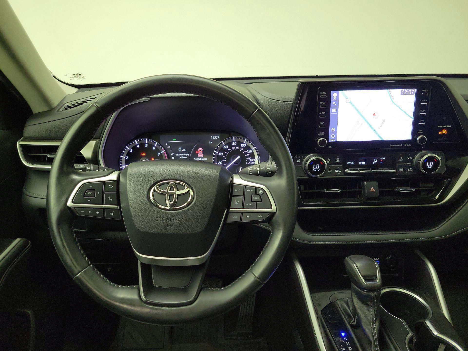 Thumbnail: 2022 Toyota Highlander - 10