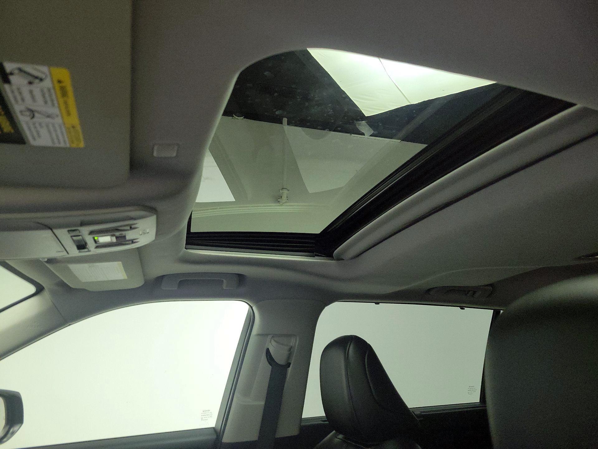 Thumbnail: 2022 Toyota Highlander - 20