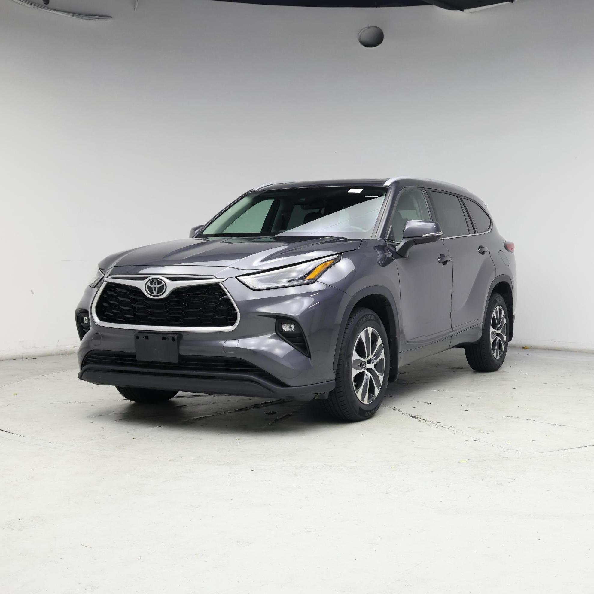 Thumbnail: 2022 Toyota Highlander - 4