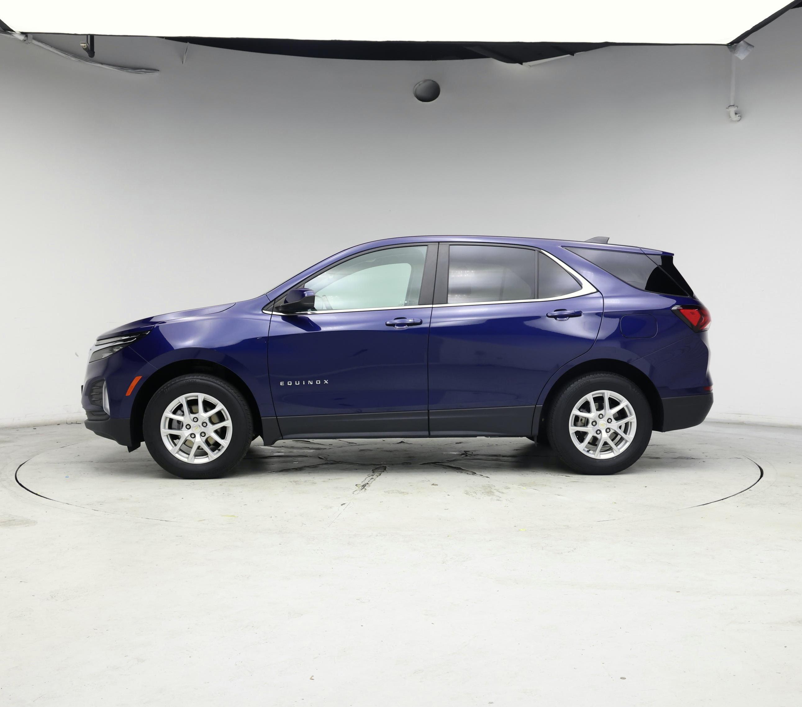 Thumbnail: 2022 Chevrolet Equinox - 3