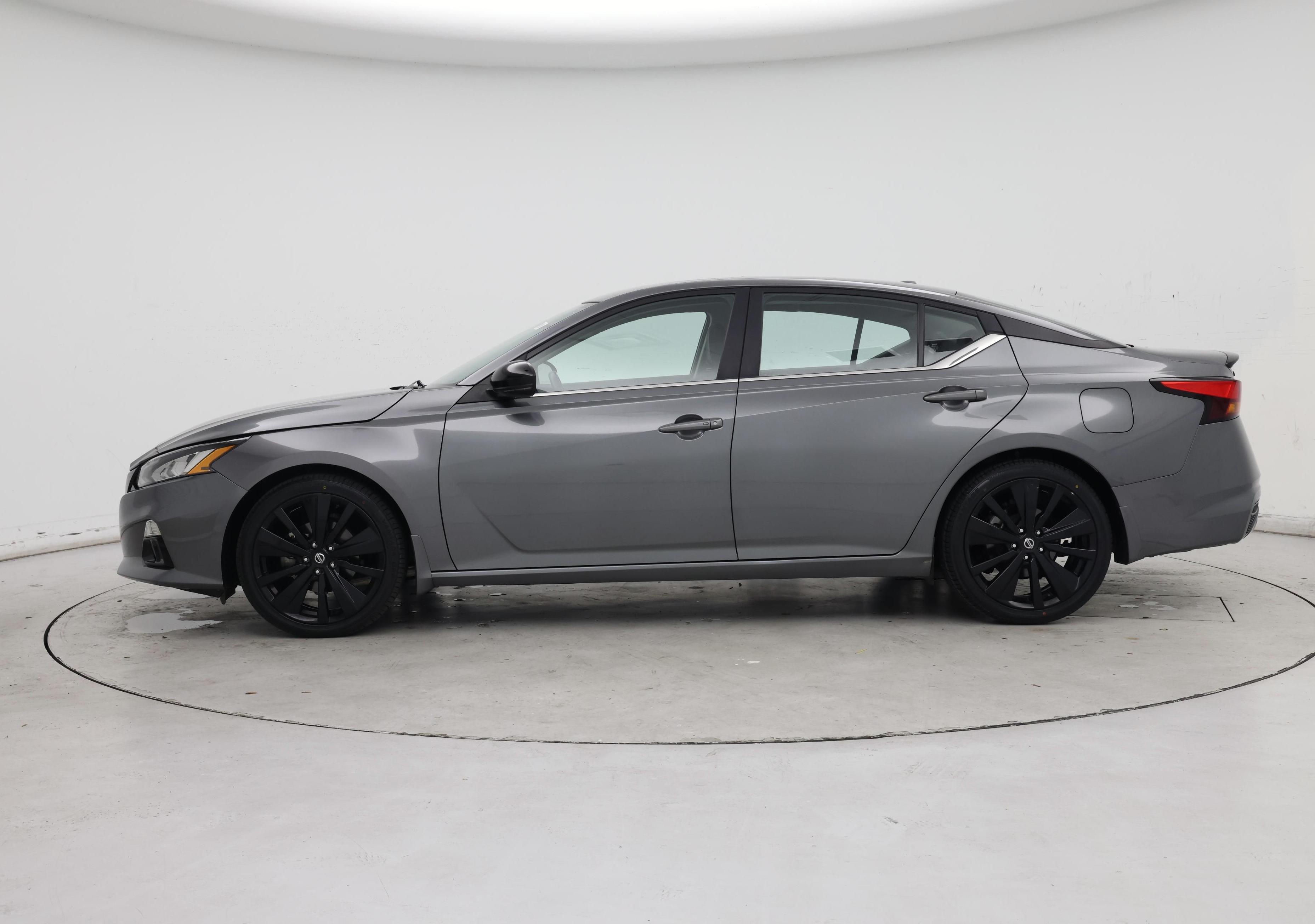 Thumbnail: 2022 Nissan Altima - 3