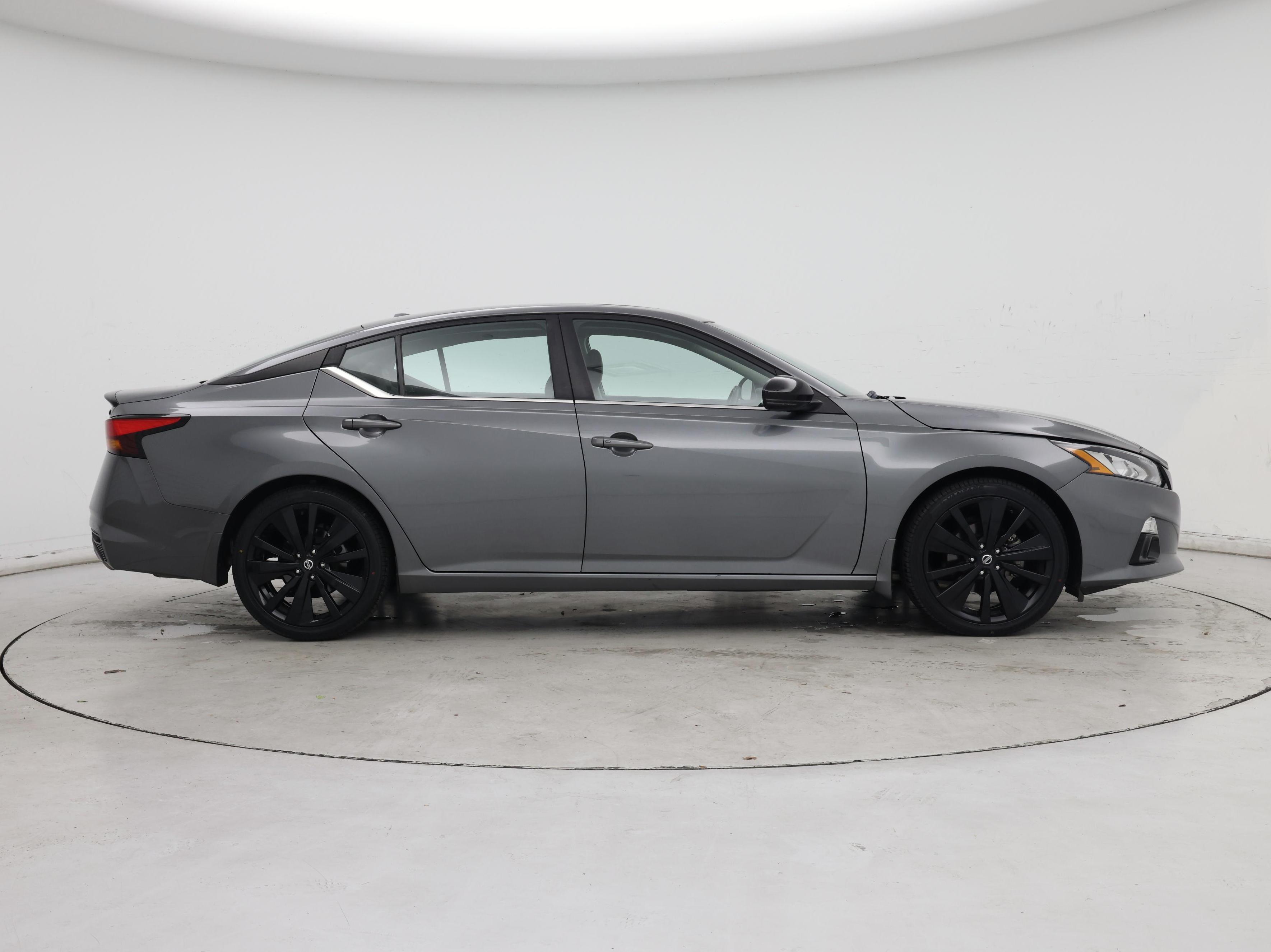Thumbnail: 2022 Nissan Altima - 7