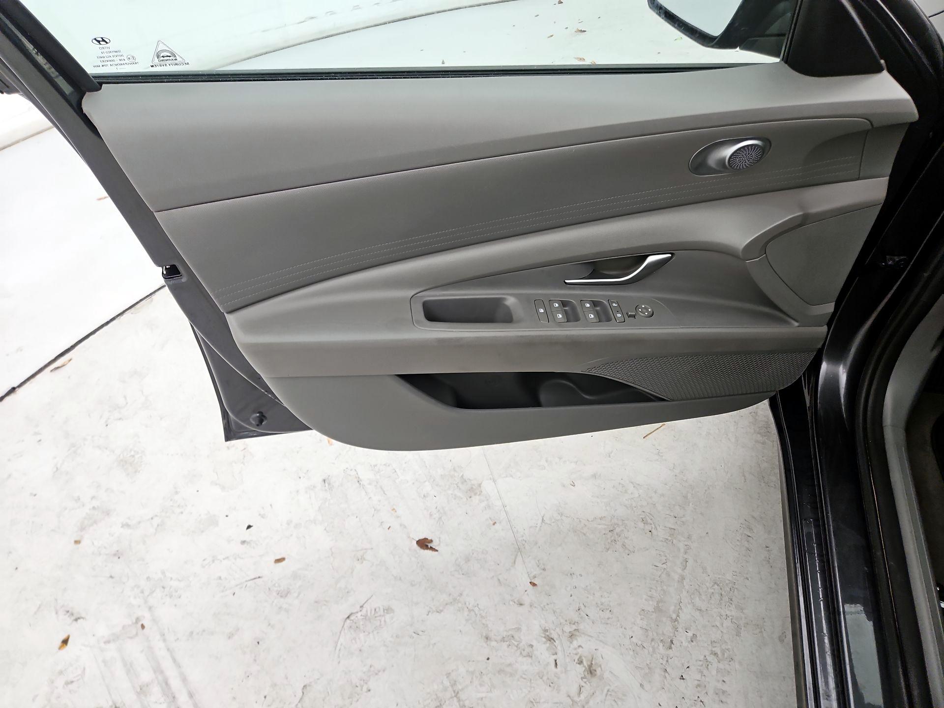 Thumbnail: 2021 Hyundai Elantra - 12