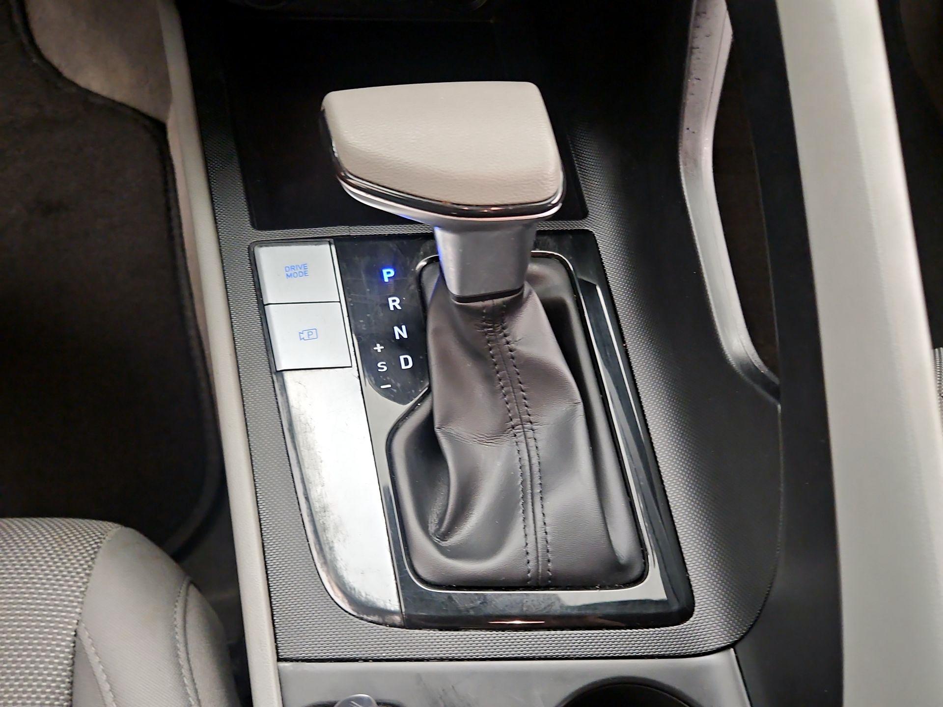 Thumbnail: 2021 Hyundai Elantra - 17