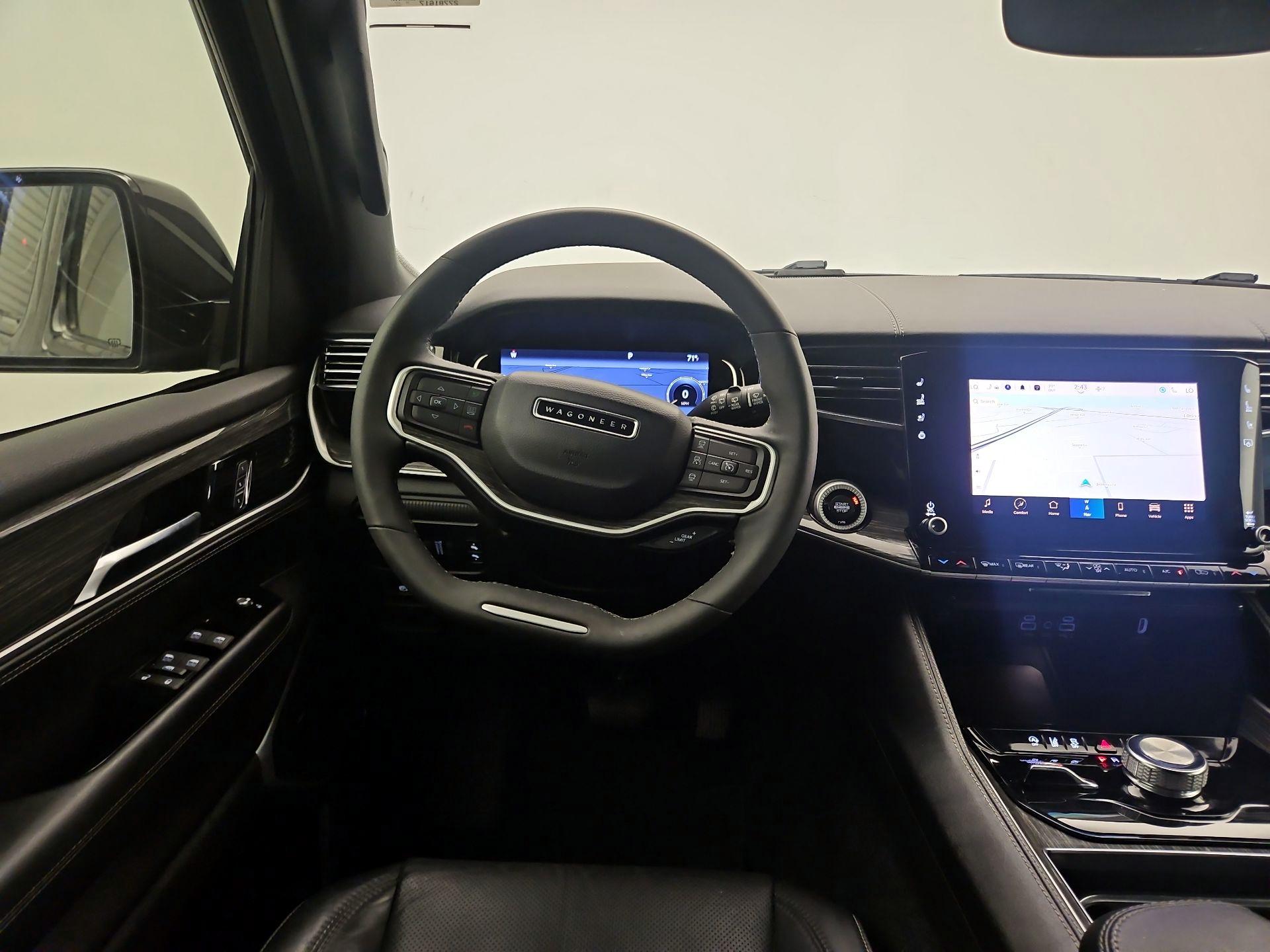 Thumbnail: 2022 Jeep Wagoneer - 10