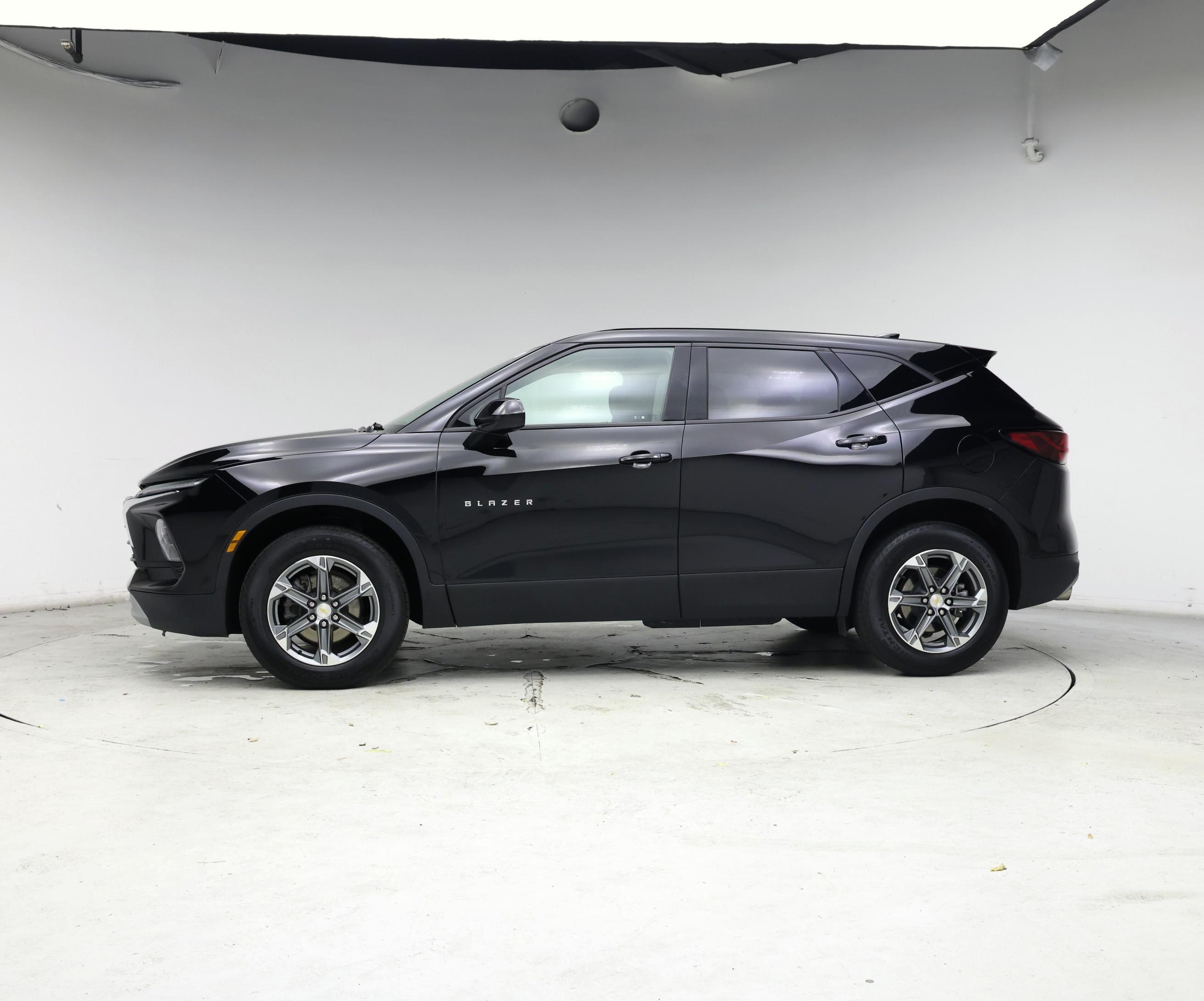 Thumbnail: 2023 Chevrolet Blazer - 3