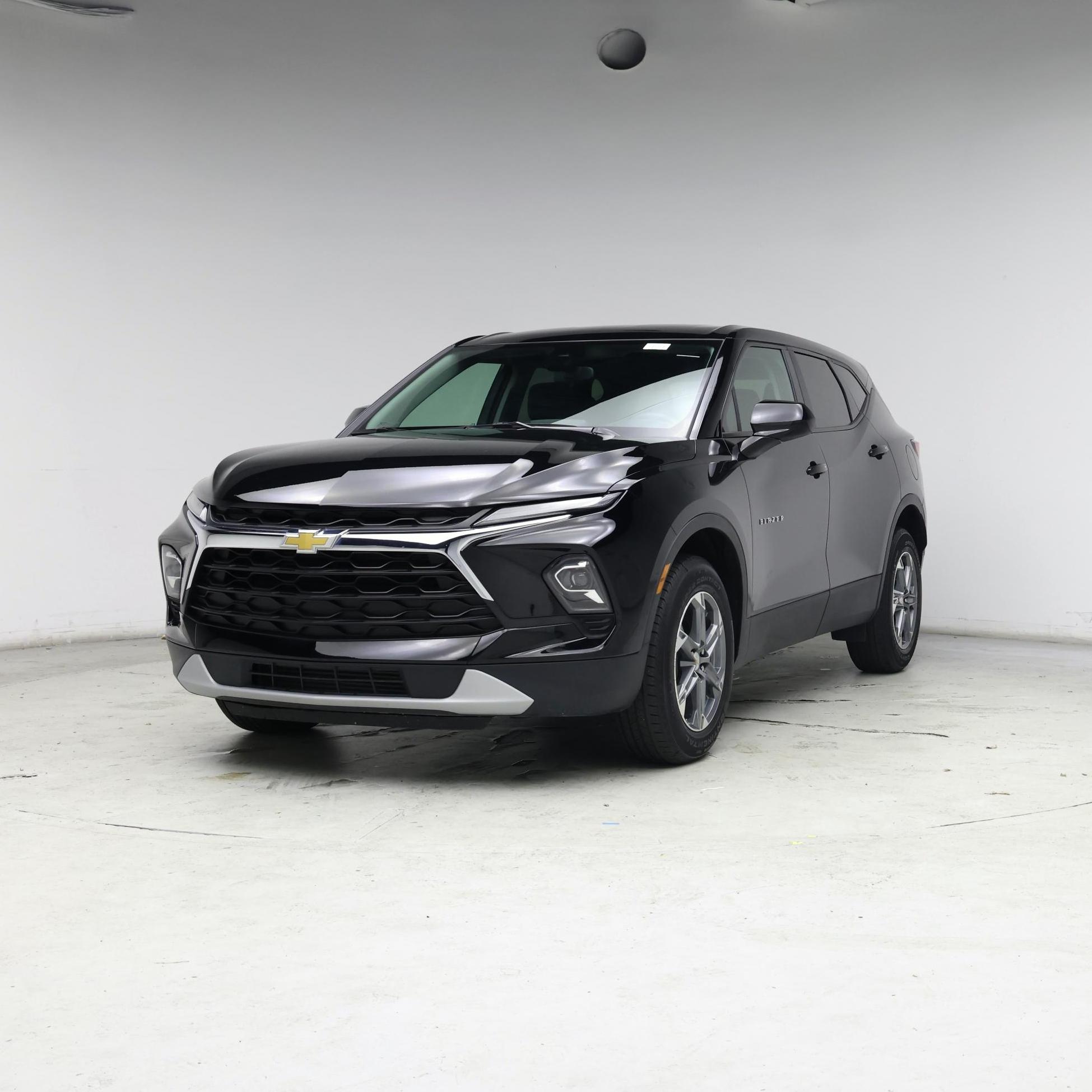 Thumbnail: 2023 Chevrolet Blazer - 4