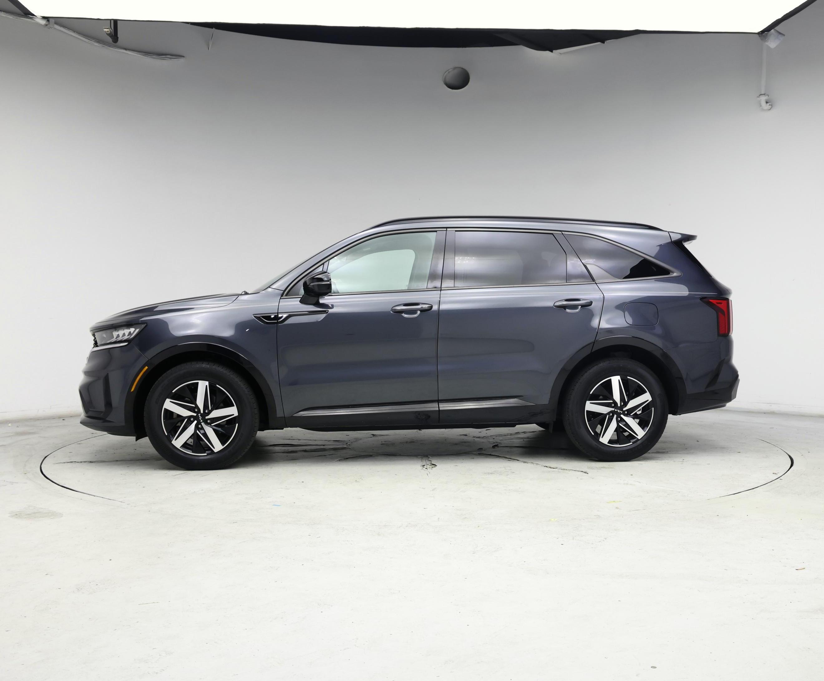 Thumbnail: 2023 Kia Sorento - 3