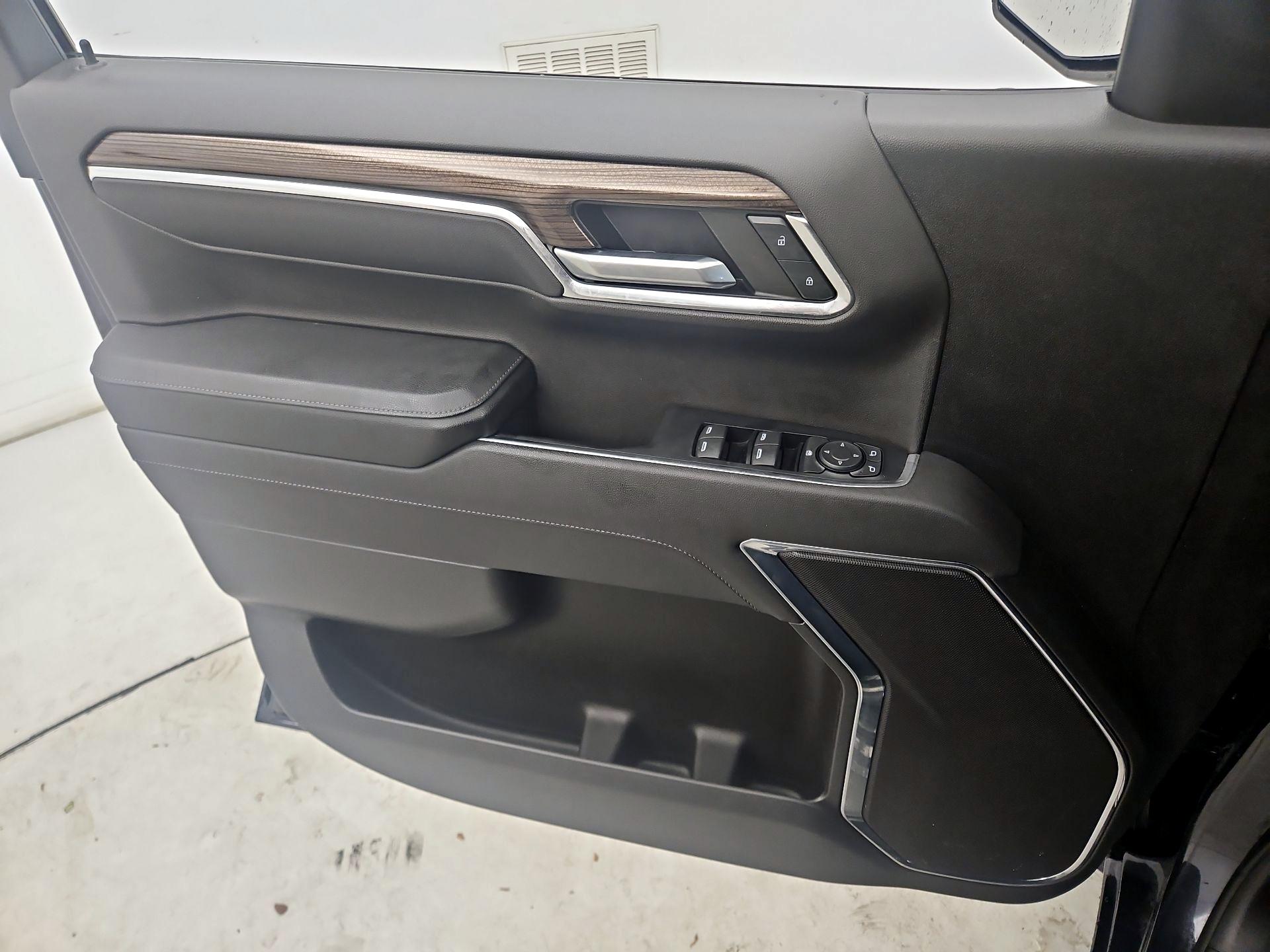 Thumbnail: 2023 Chevrolet Silverado 1500 - 12