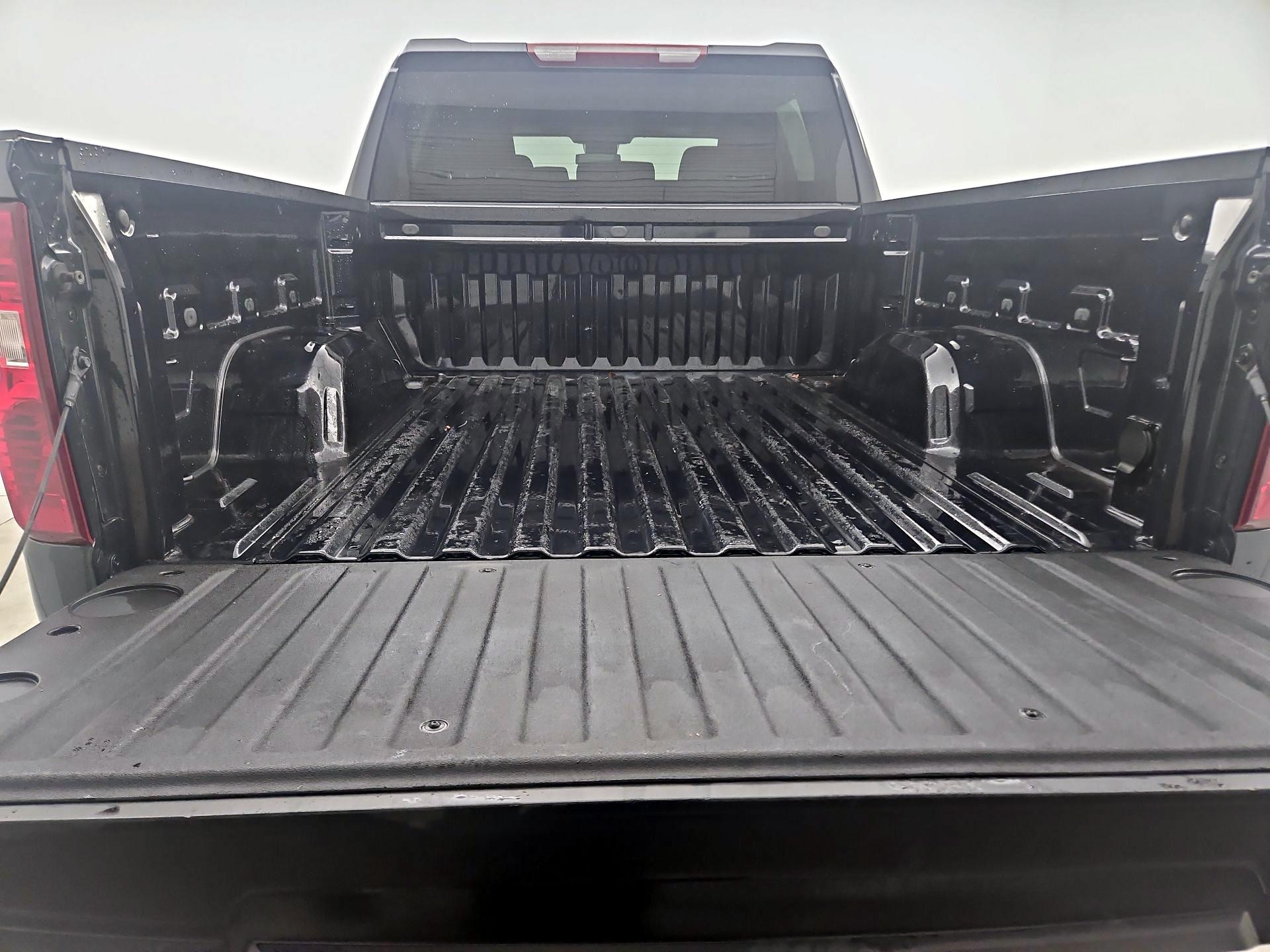 Thumbnail: 2023 Chevrolet Silverado 1500 - 20