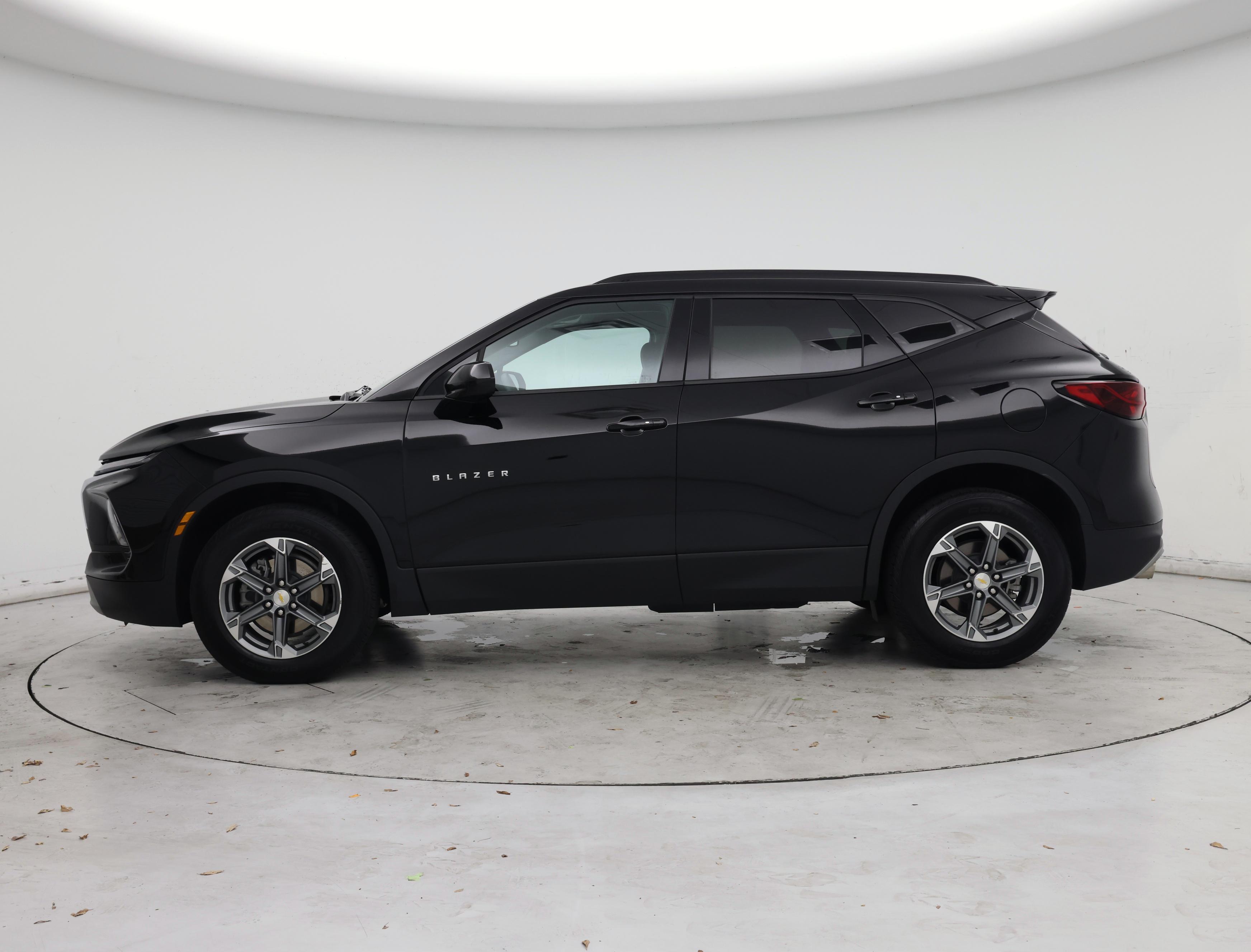 Thumbnail: 2023 Chevrolet Blazer - 3