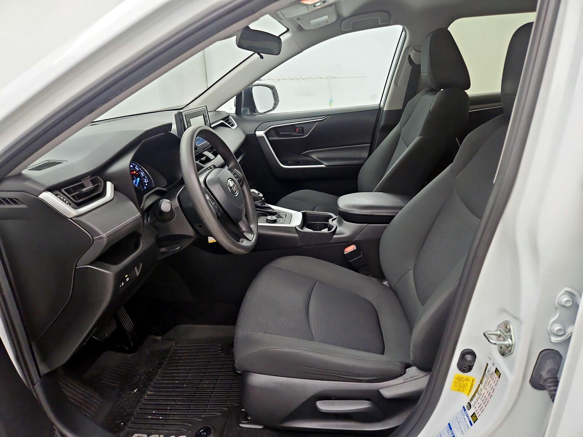 Thumbnail: 2020 Toyota RAV4 - 11