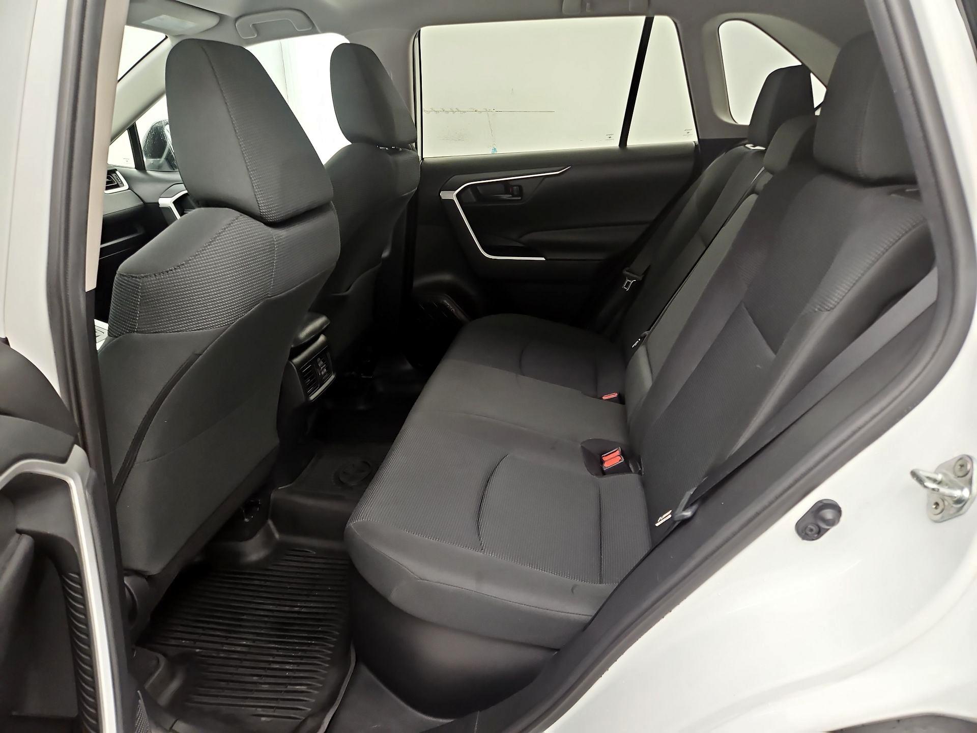 Thumbnail: 2020 Toyota RAV4 - 19
