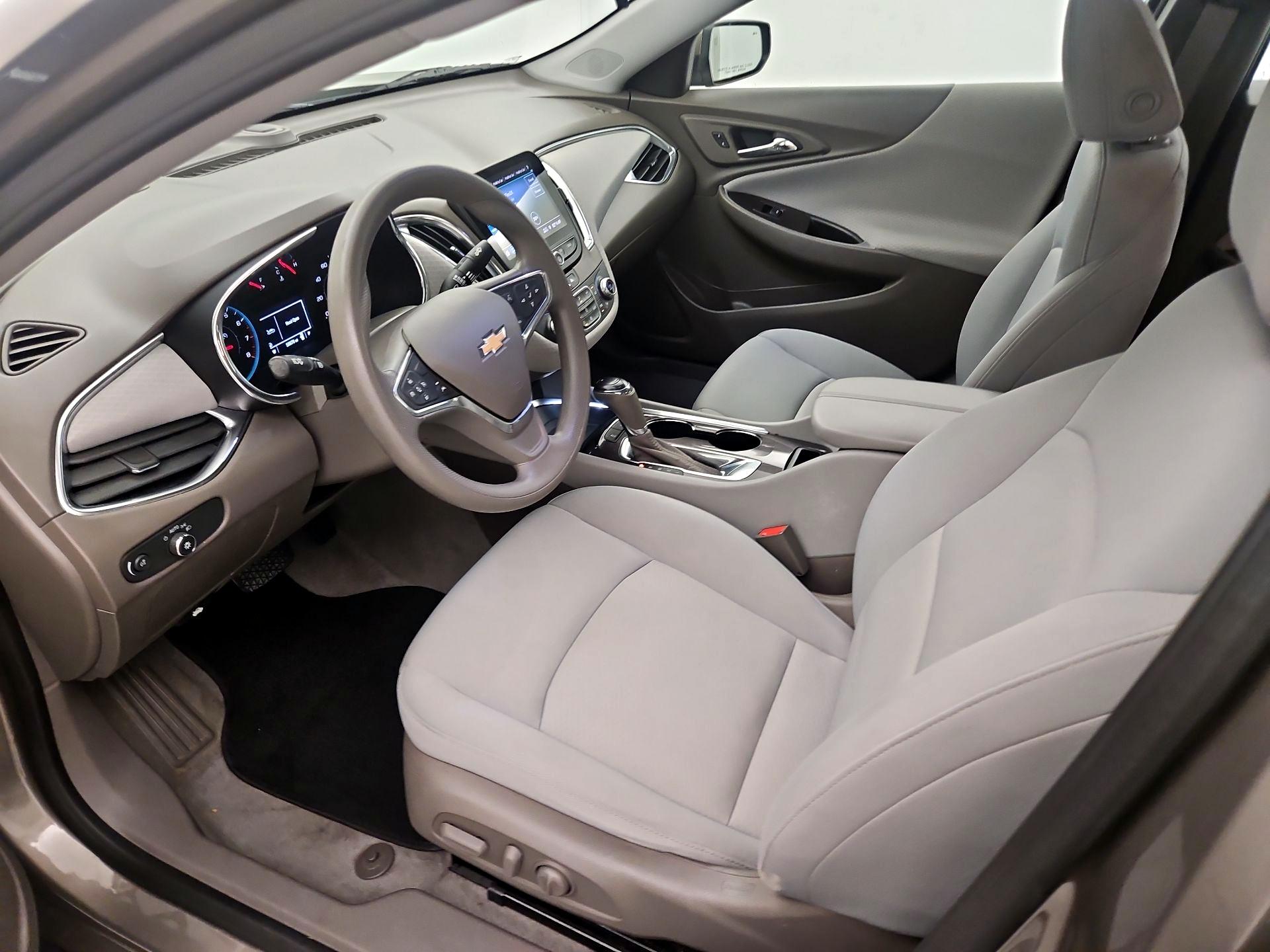 Thumbnail: 2020 Chevrolet Malibu - 11