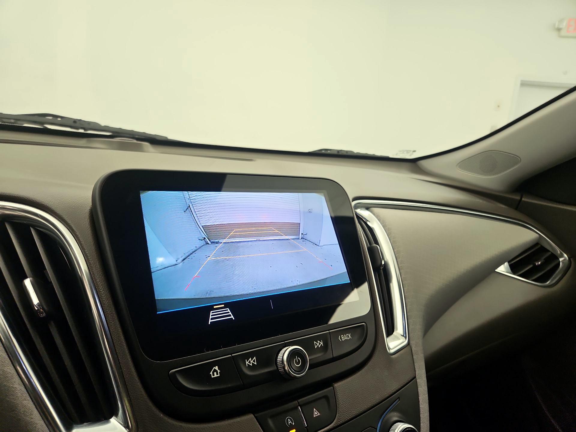 Thumbnail: 2020 Chevrolet Malibu - 14