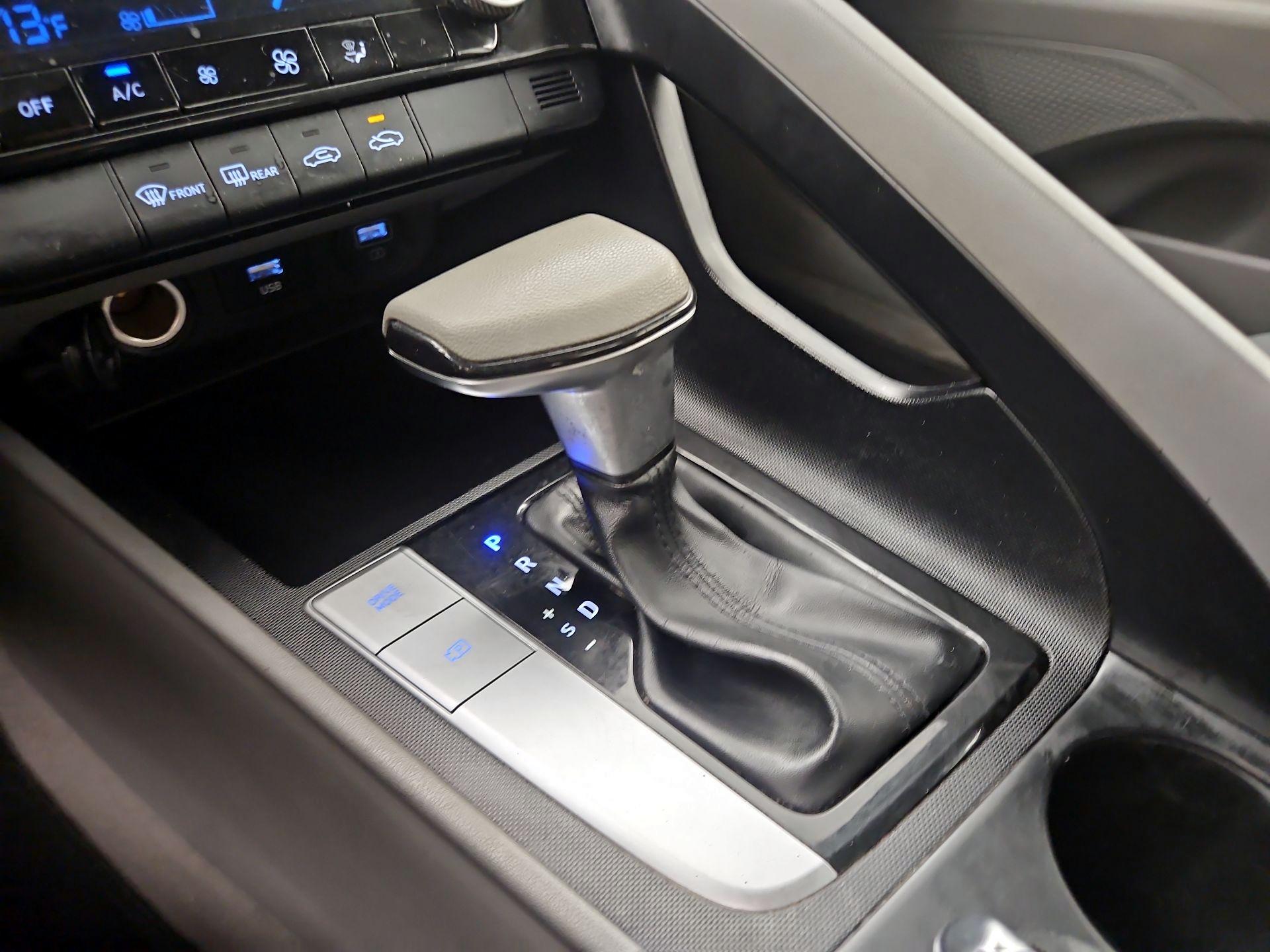 Thumbnail: 2021 Hyundai Elantra - 17